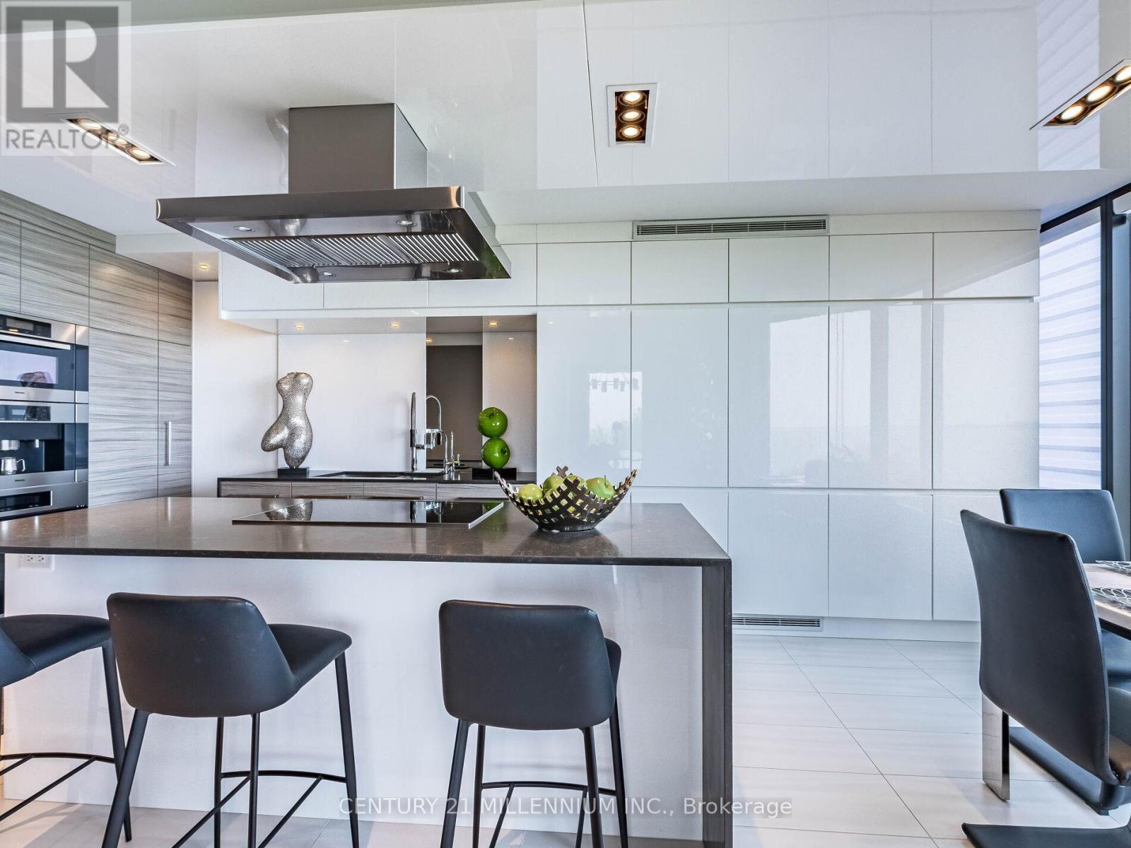 Photo 10 of 603 1 Palace Pier Court, Toronto ON