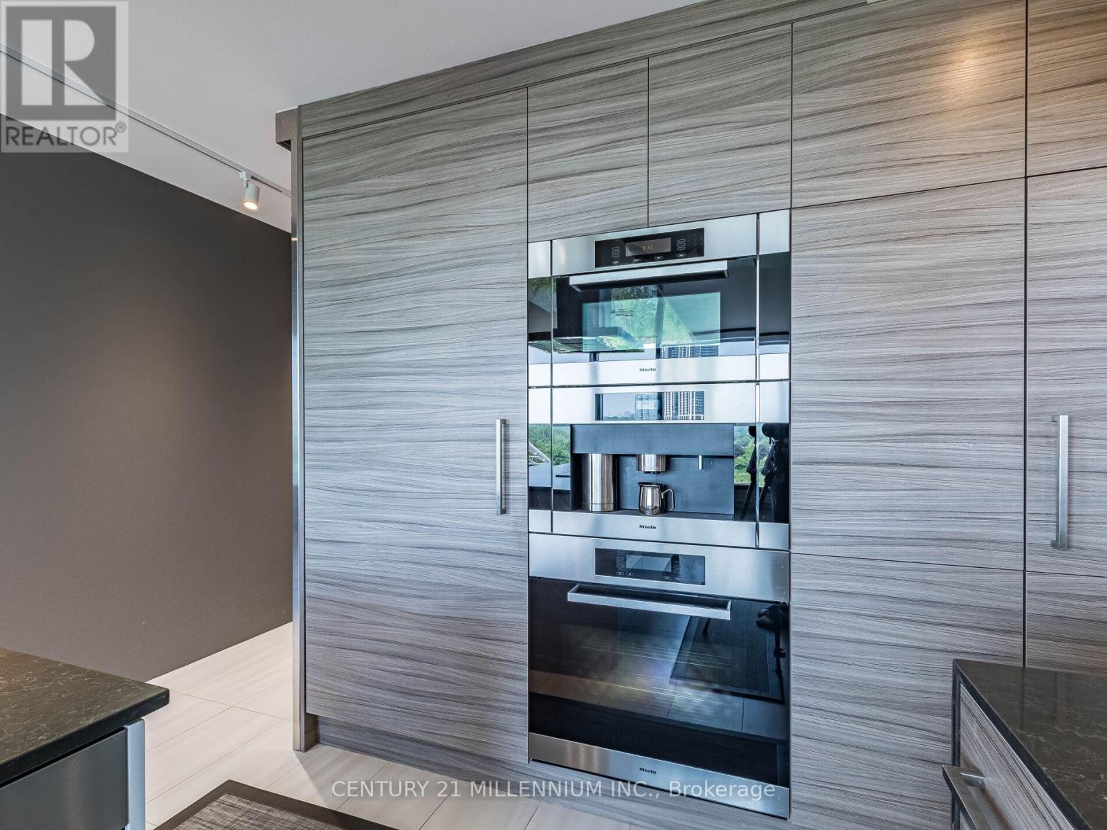 Photo 5 of 603 1 Palace Pier Court, Toronto ON