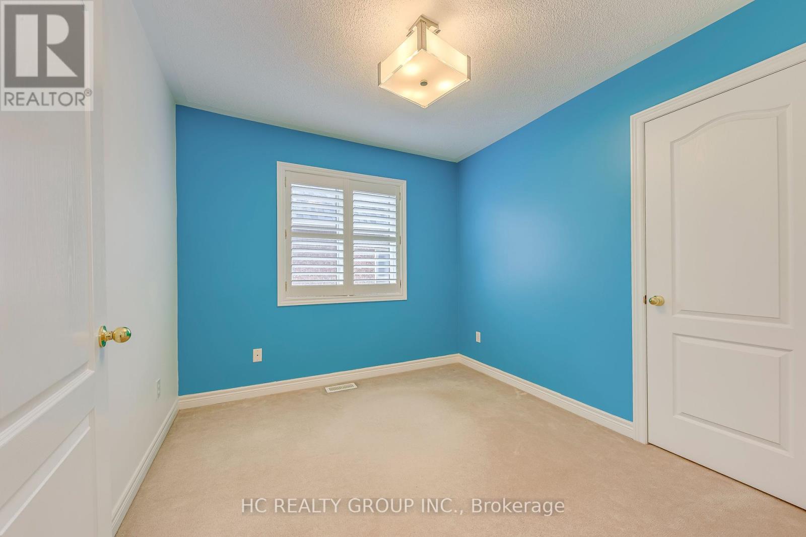 Photo 8 of 2436 Felhaber Crescent, Oakville ON