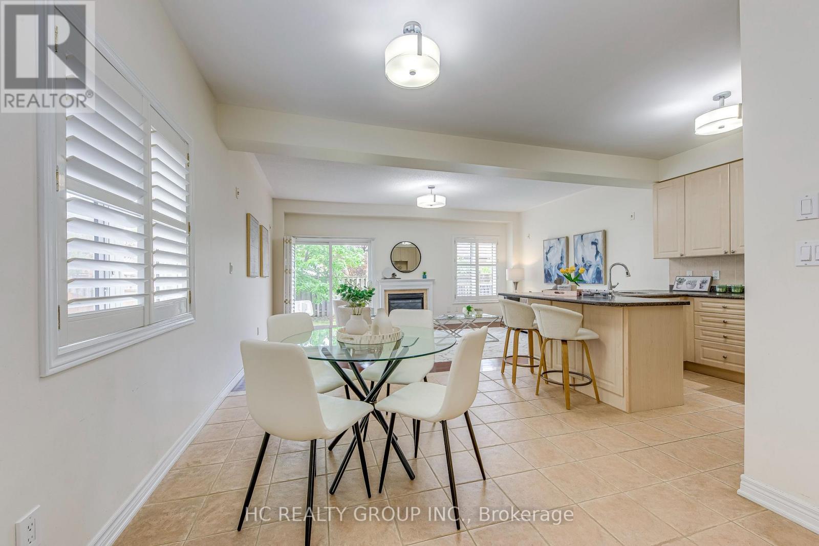 Photo 7 of 2436 Felhaber Crescent, Oakville ON