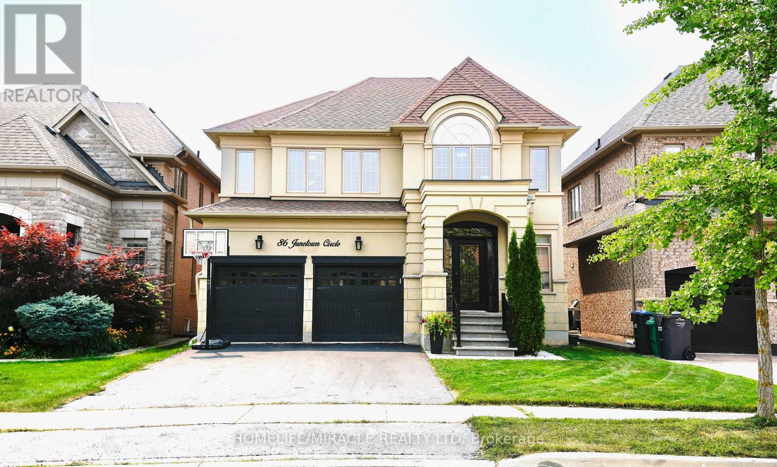 Photo 40 of 86 Junetown Circle, Brampton ON