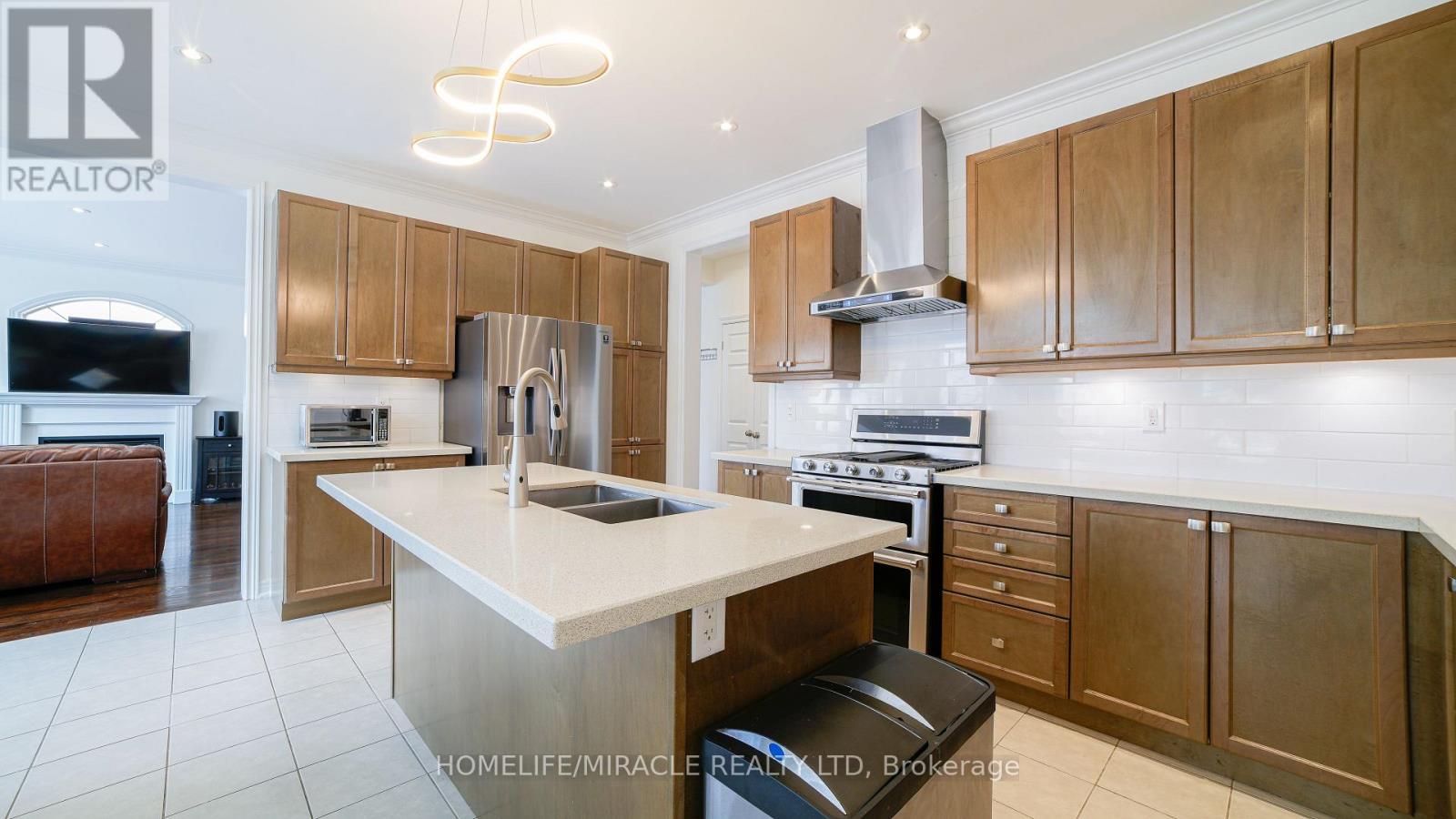 Photo 32 of 86 Junetown Circle, Brampton ON