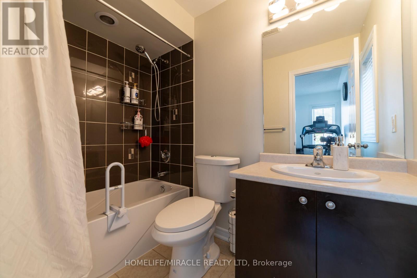 Photo 22 of 86 Junetown Circle, Brampton ON