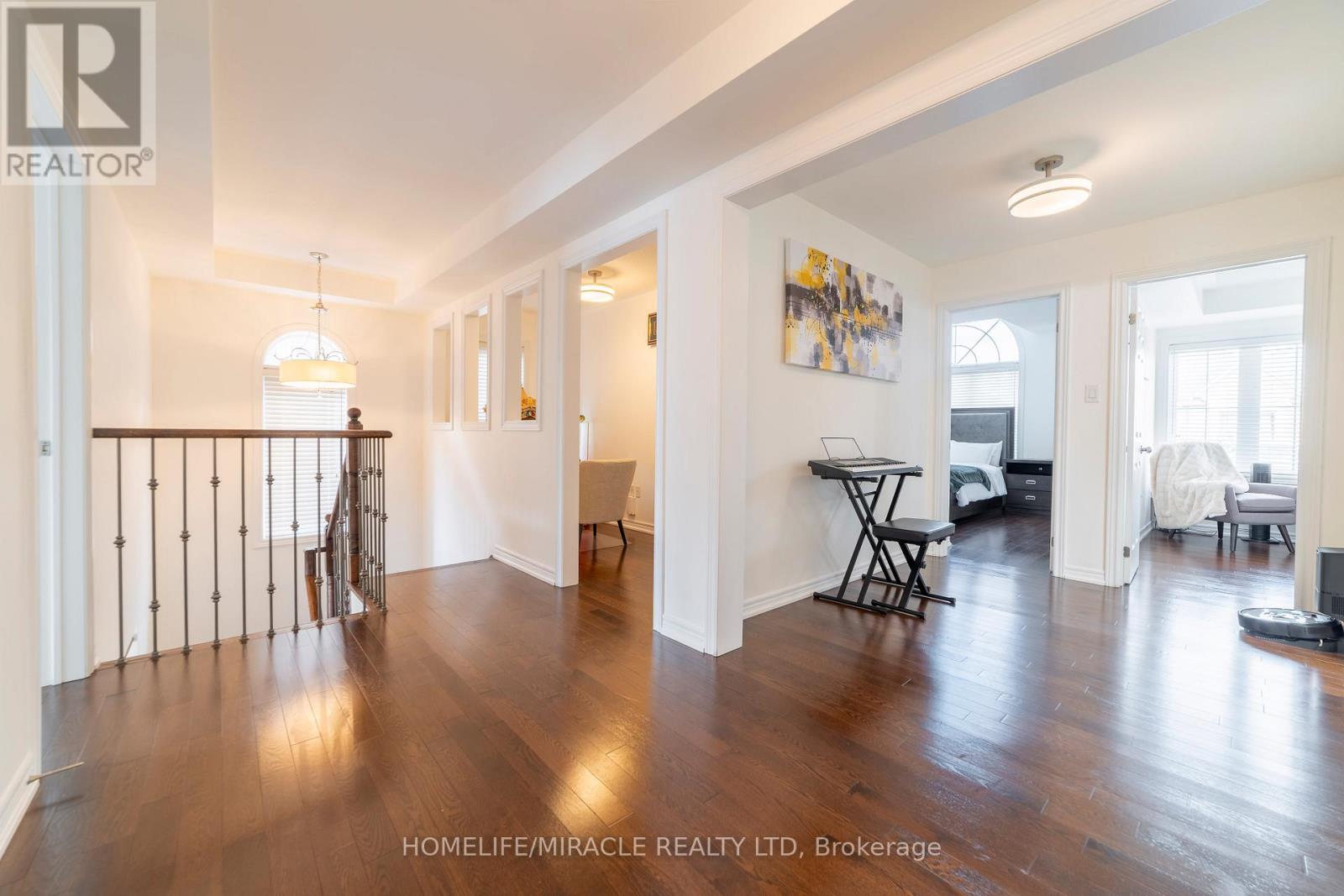 Photo 33 of 86 Junetown Circle, Brampton ON