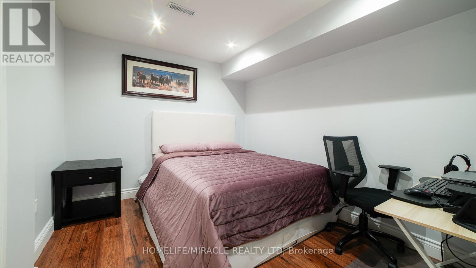 Photo 34 of 86 Junetown Circle, Brampton ON