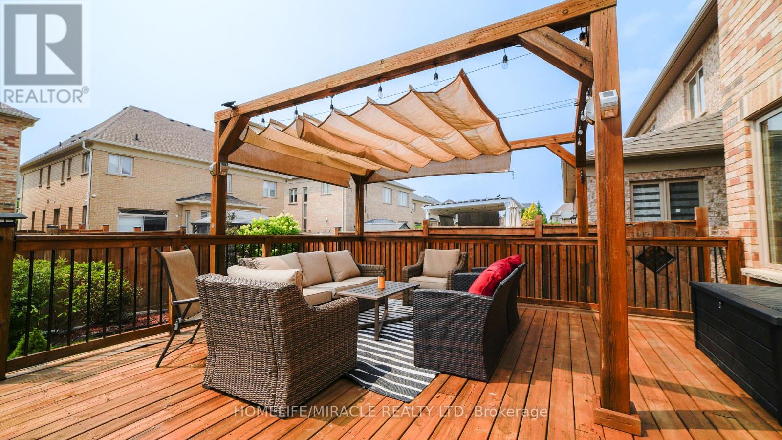 Photo 10 of 86 Junetown Circle, Brampton ON