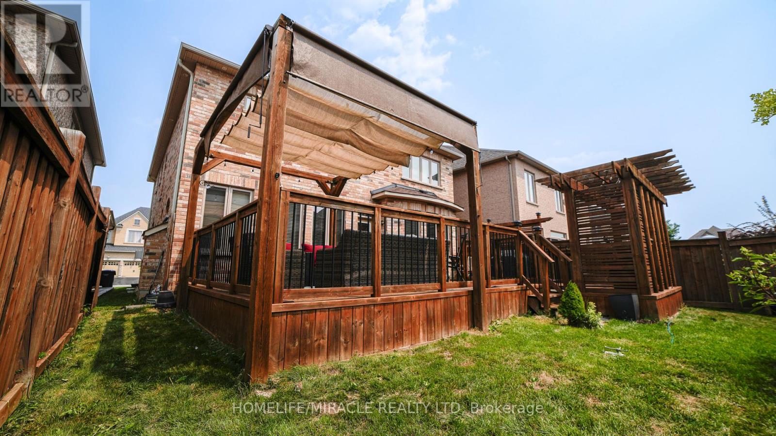 Photo 38 of 86 Junetown Circle, Brampton ON