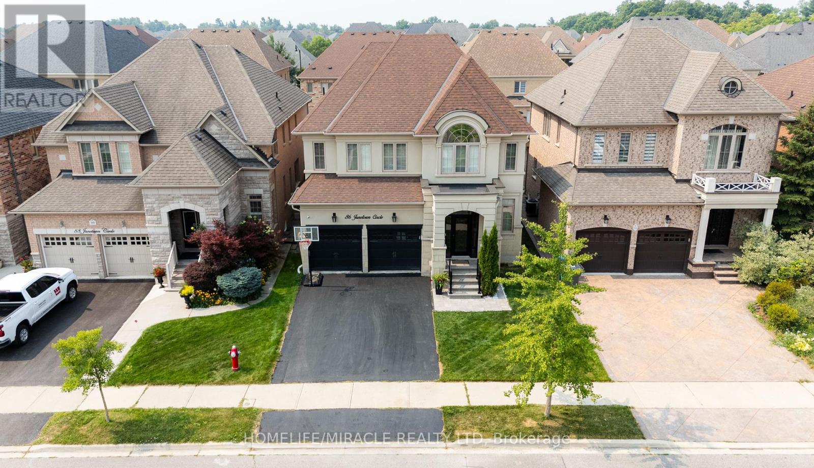 Photo 41 of 86 Junetown Circle, Brampton ON