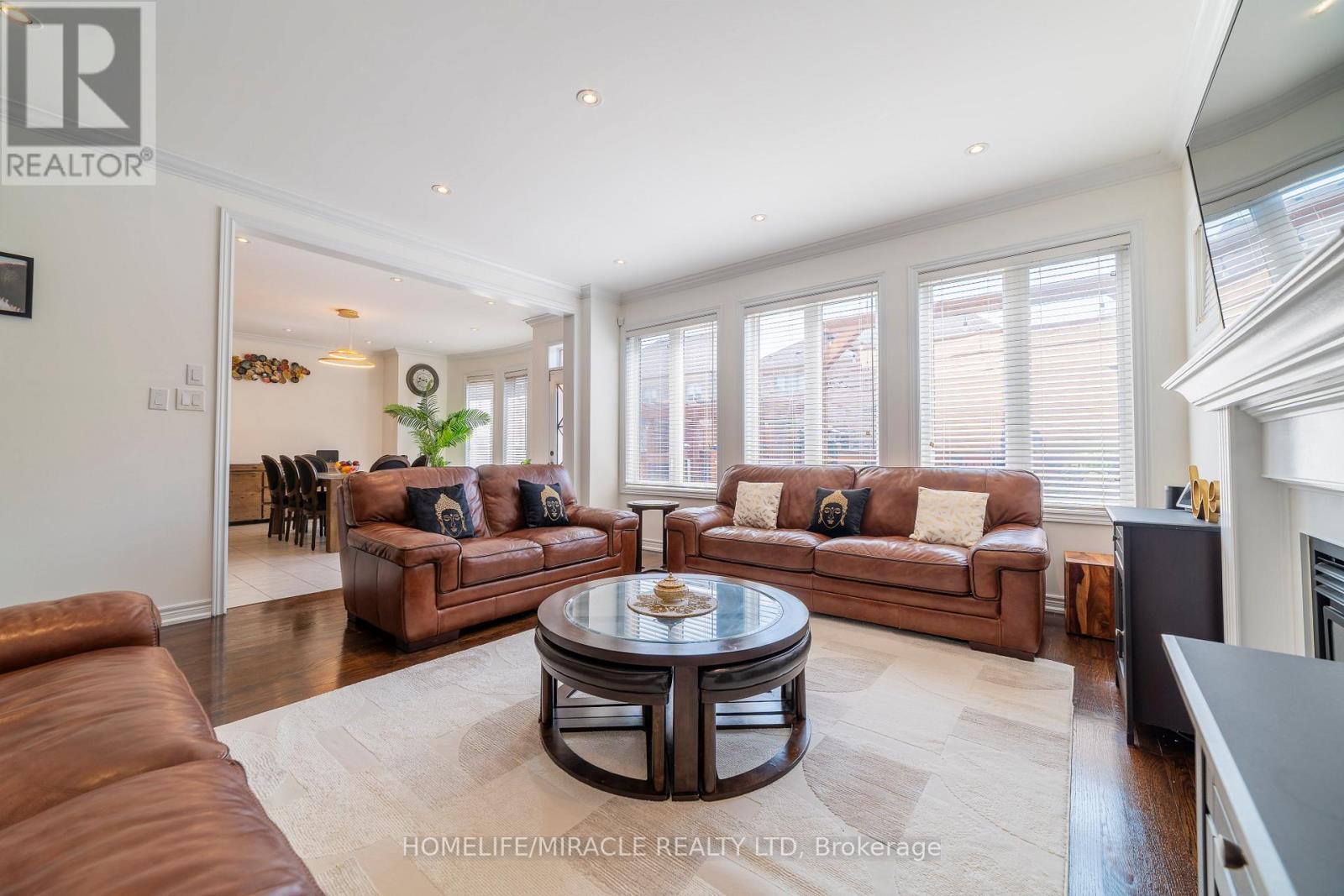 Photo 9 of 86 Junetown Circle, Brampton ON