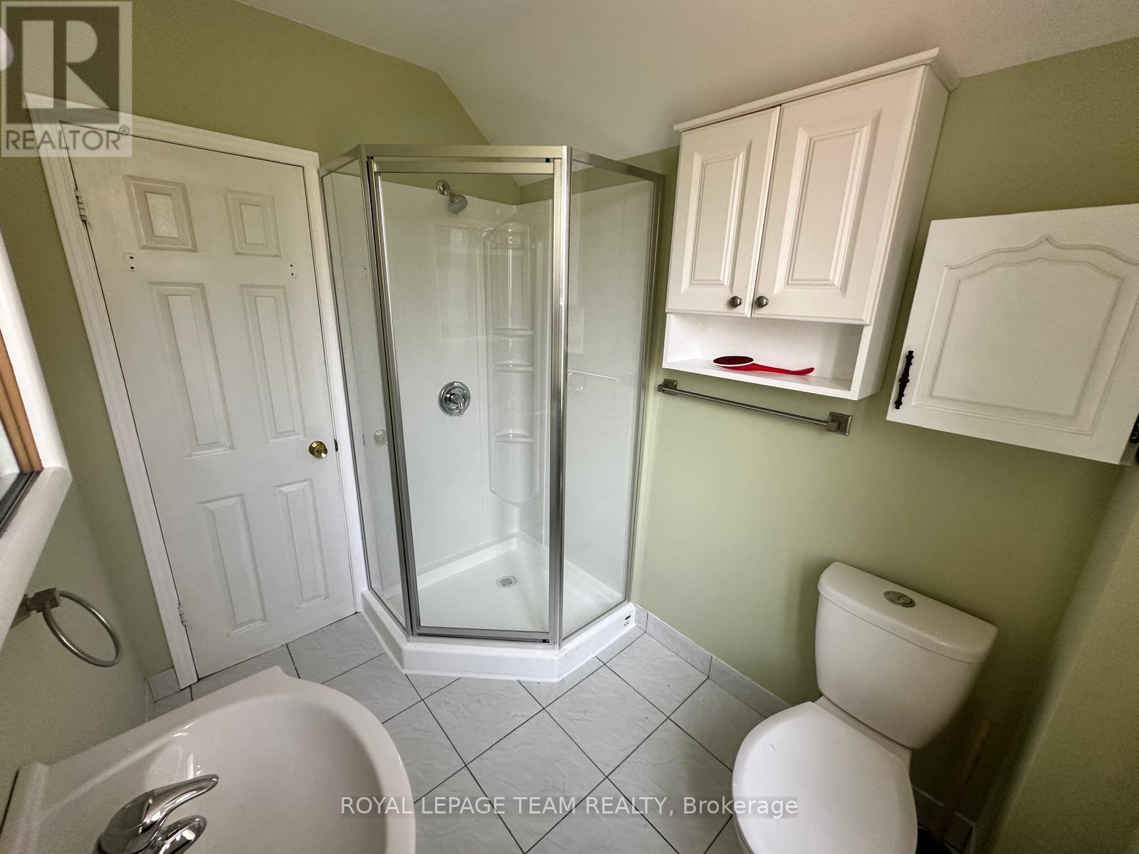 Photo 2 of 2 182 Lebreton Street N, Ottawa ON