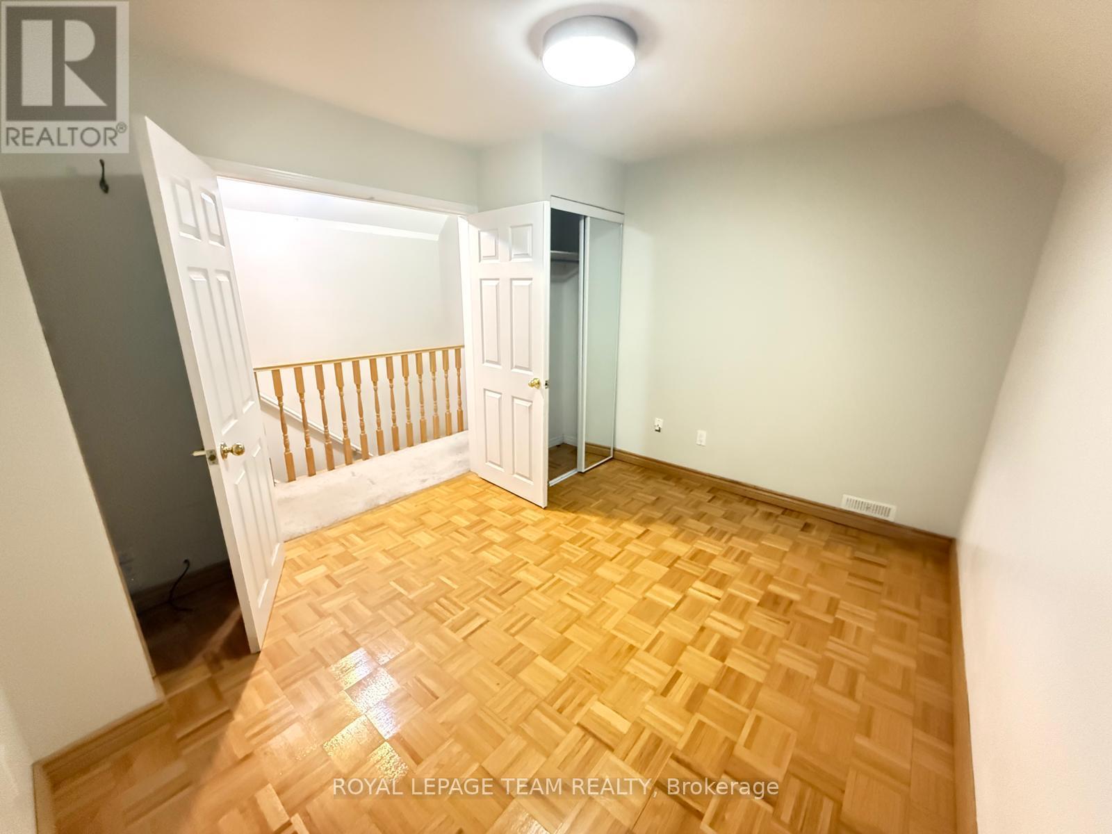 Photo 13 of 2 182 Lebreton Street N, Ottawa ON