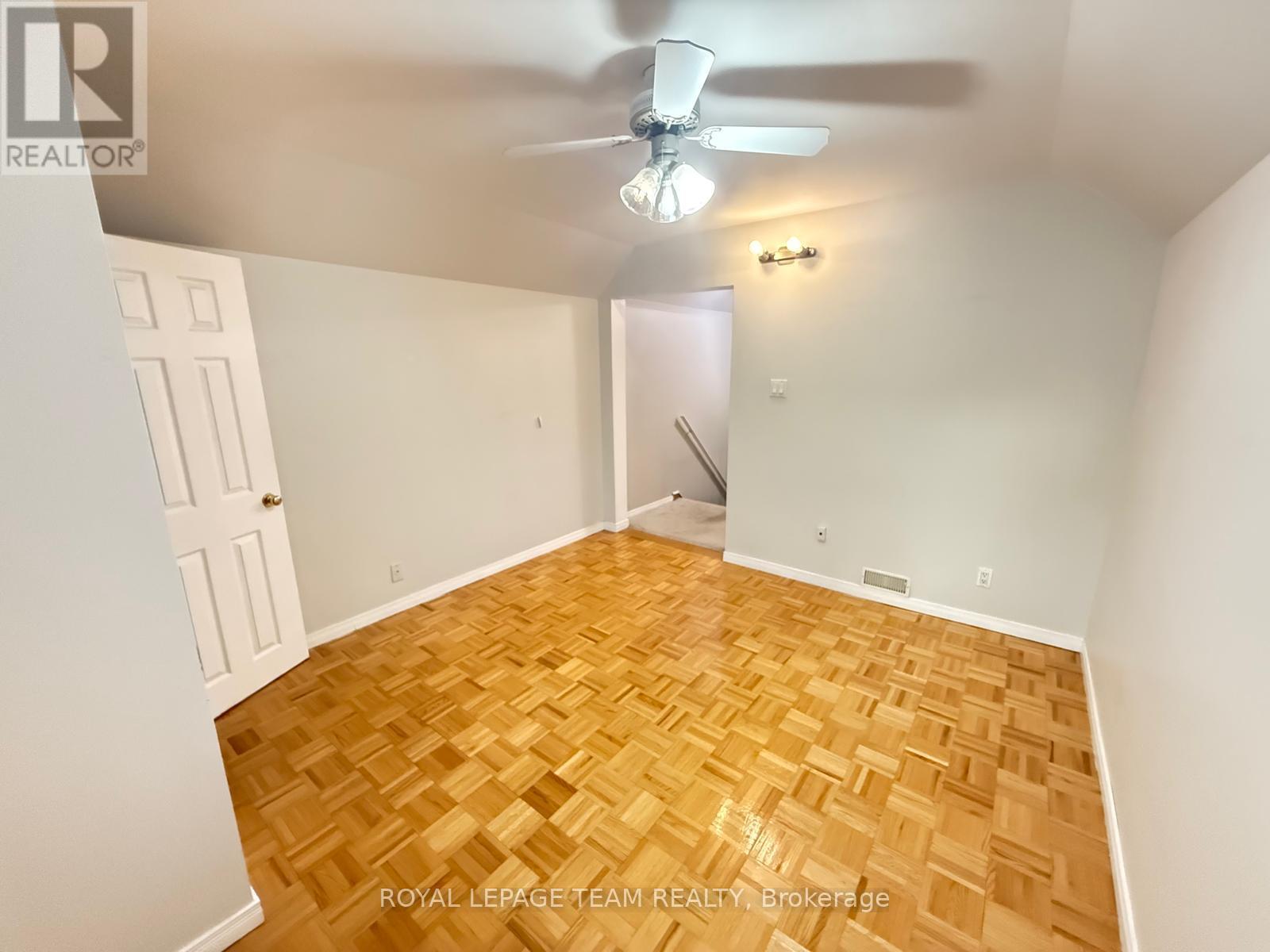 Photo 16 of 2 182 Lebreton Street N, Ottawa ON