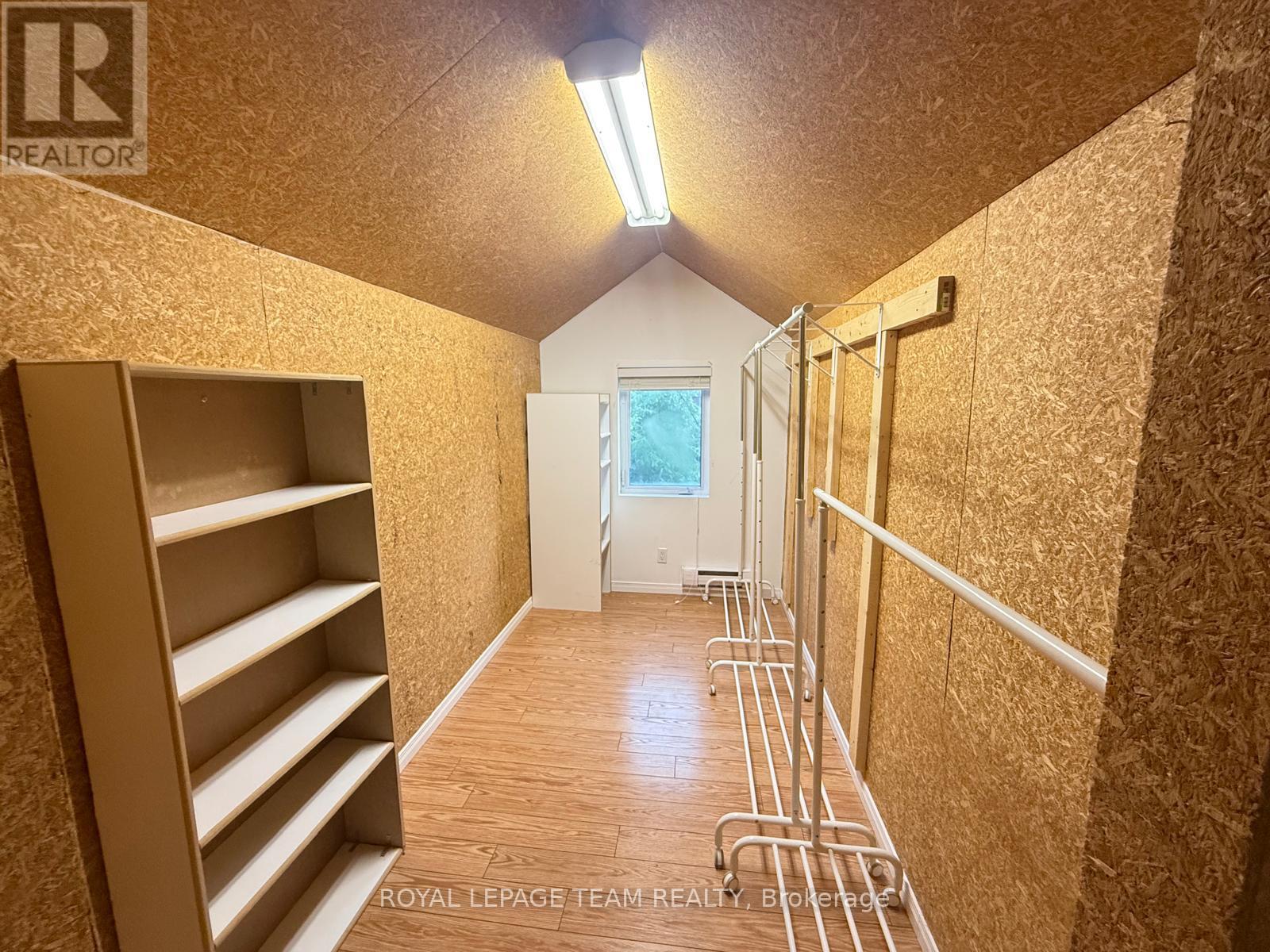 Photo 3 of 2 182 Lebreton Street N, Ottawa ON