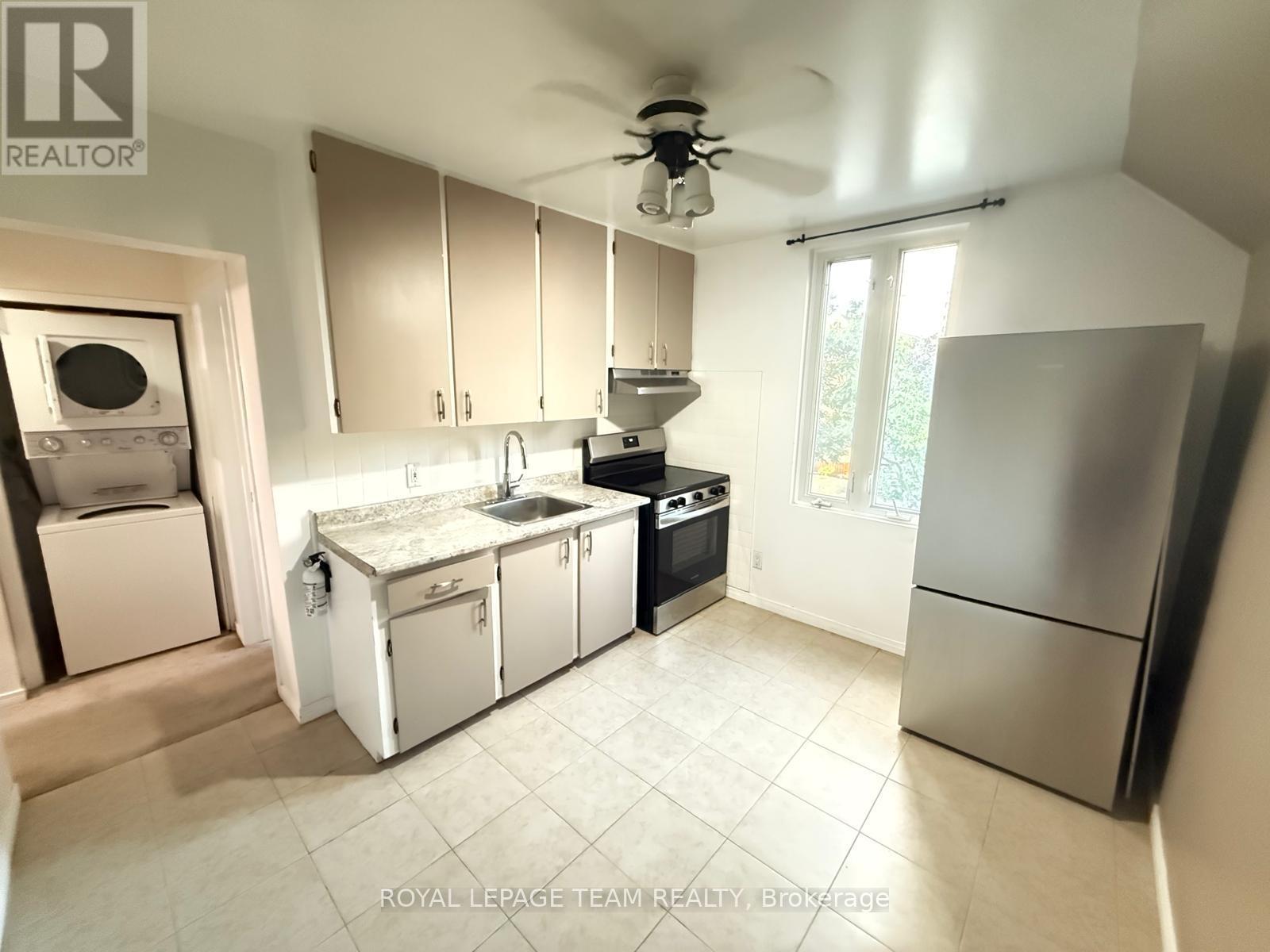 Photo 17 of 2 182 Lebreton Street N, Ottawa ON