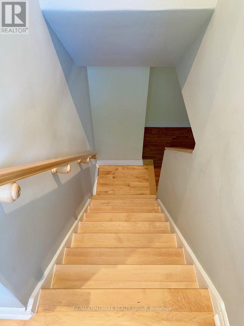 Photo 7 of 315 Summit Avenue, Ottawa ON