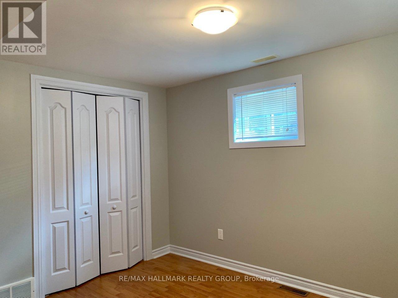 Photo 8 of 315 Summit Avenue, Ottawa ON