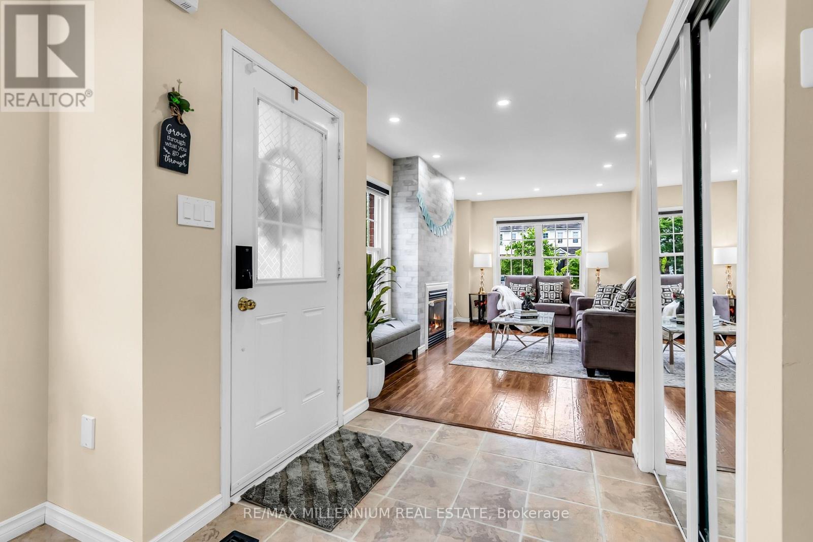 Photo 11 of 87 Bloomington Drive, Cambridge ON