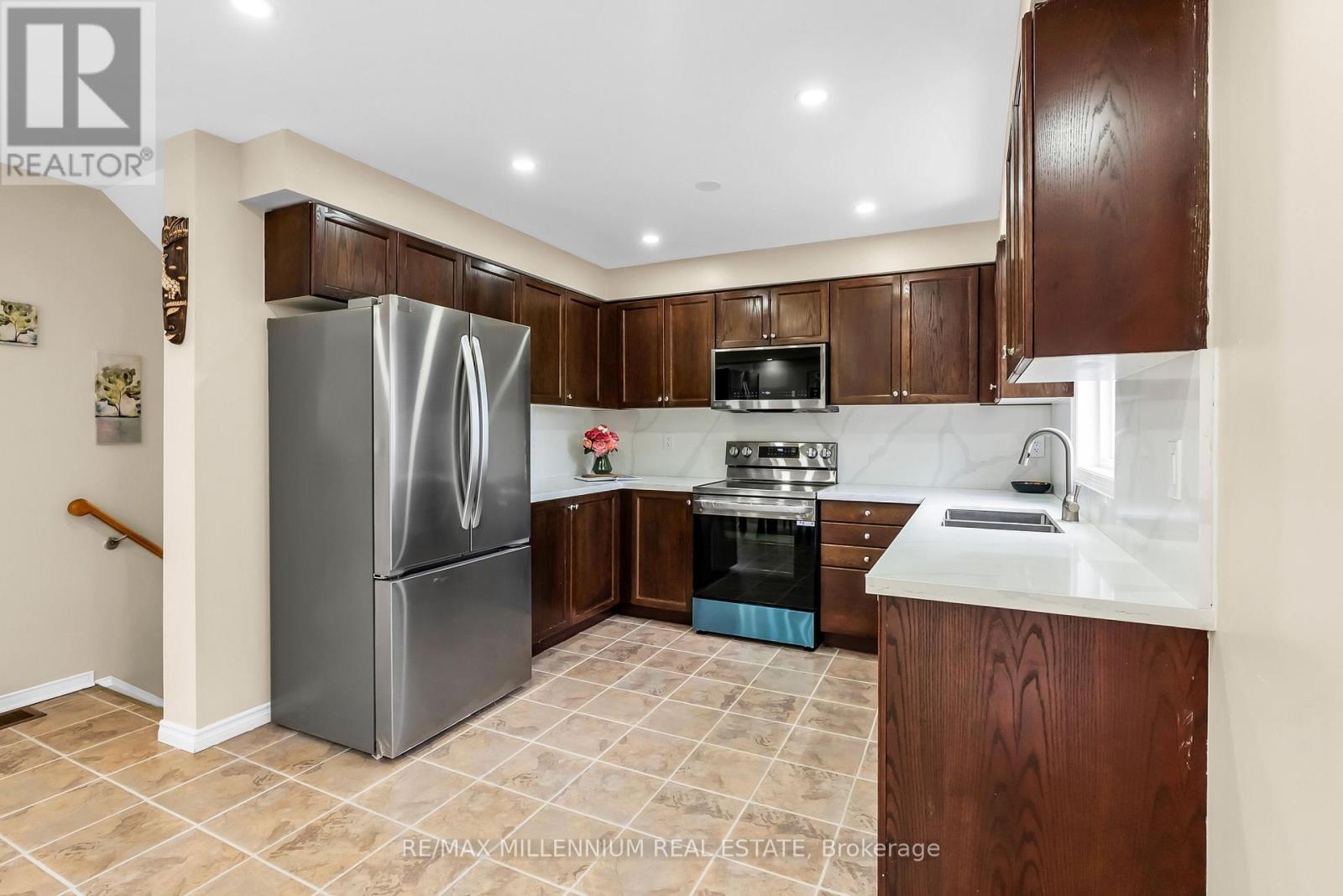 Photo 19 of 87 Bloomington Drive, Cambridge ON