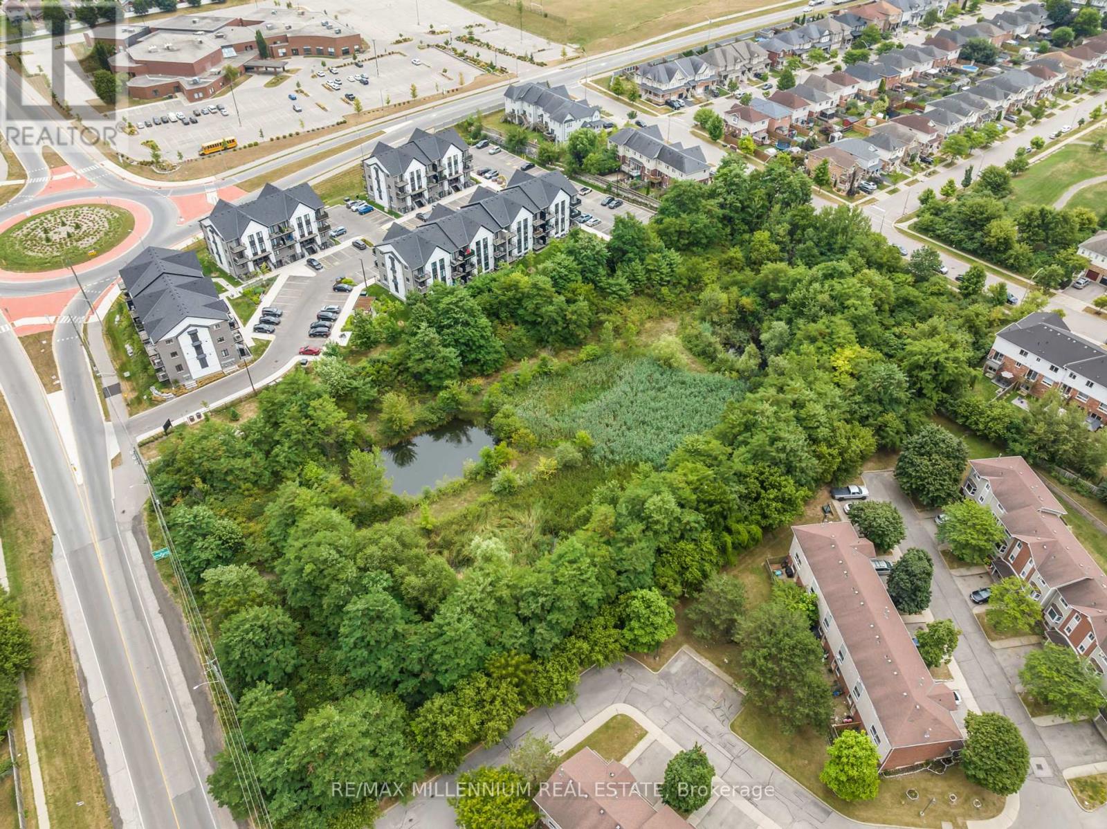 Photo 46 of 87 Bloomington Drive, Cambridge ON