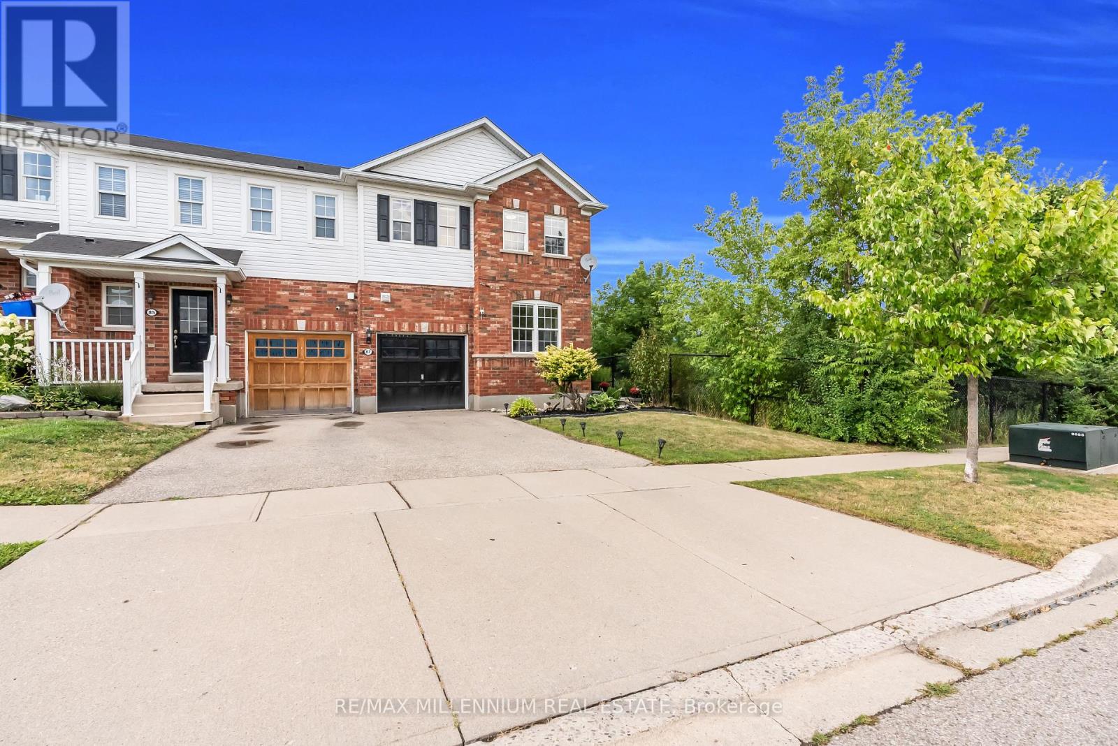 Photo 7 of 87 Bloomington Drive, Cambridge ON