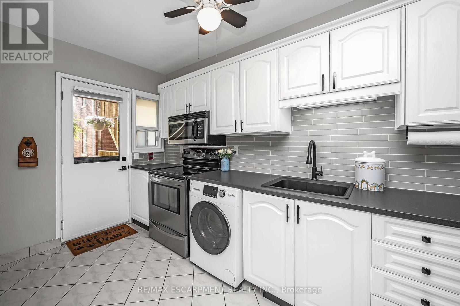 Photo 18 of 22 6 Vineland Avenue, Hamilton ON