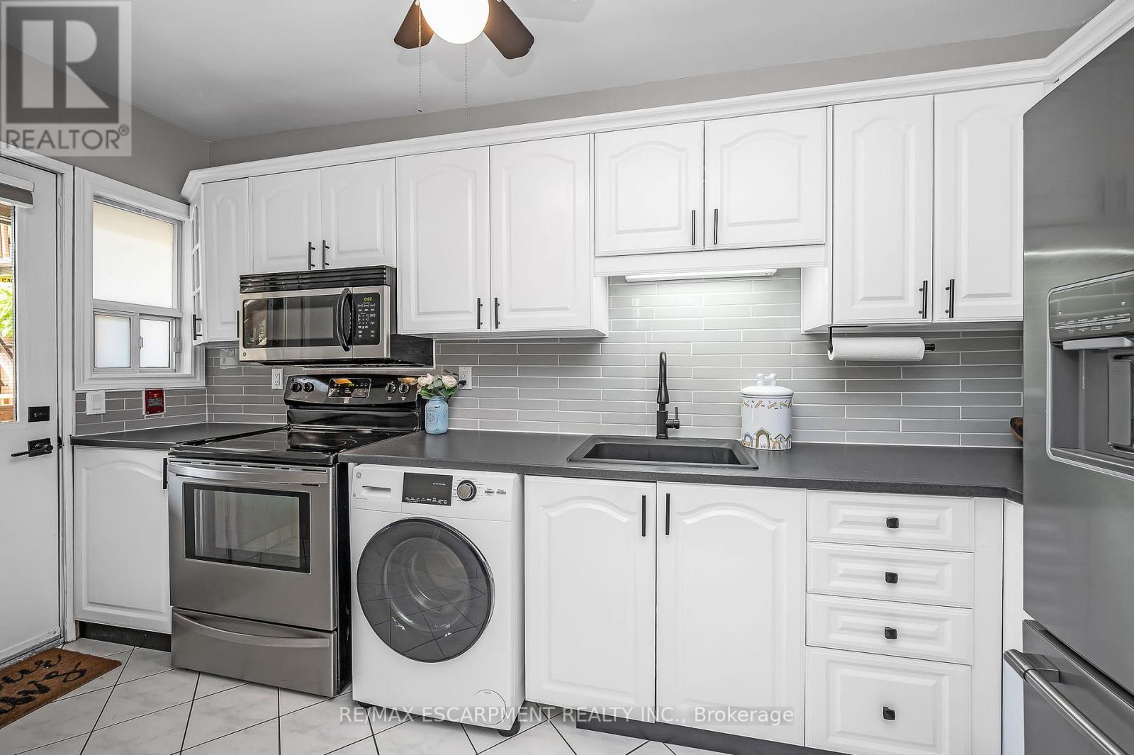 Photo 23 of 22 6 Vineland Avenue, Hamilton ON