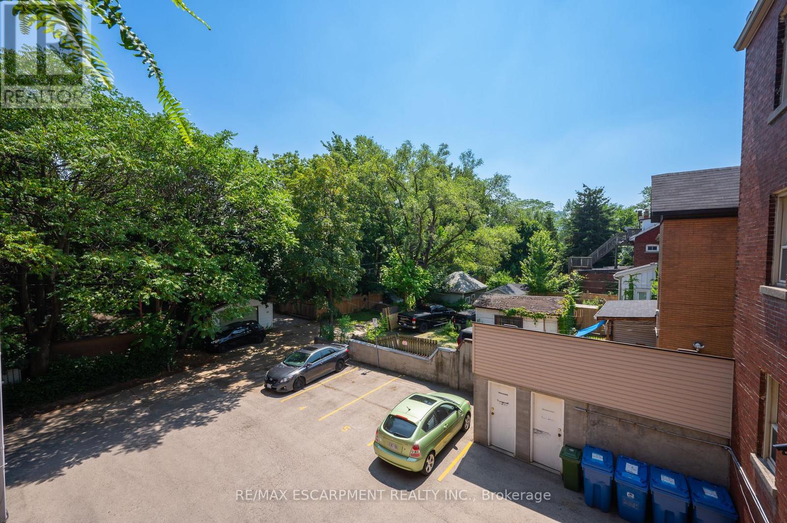 Photo 7 of 22 6 Vineland Avenue, Hamilton ON