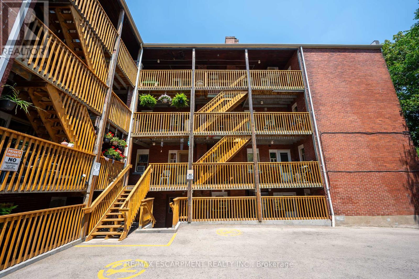 Photo 12 of 22 6 Vineland Avenue, Hamilton ON