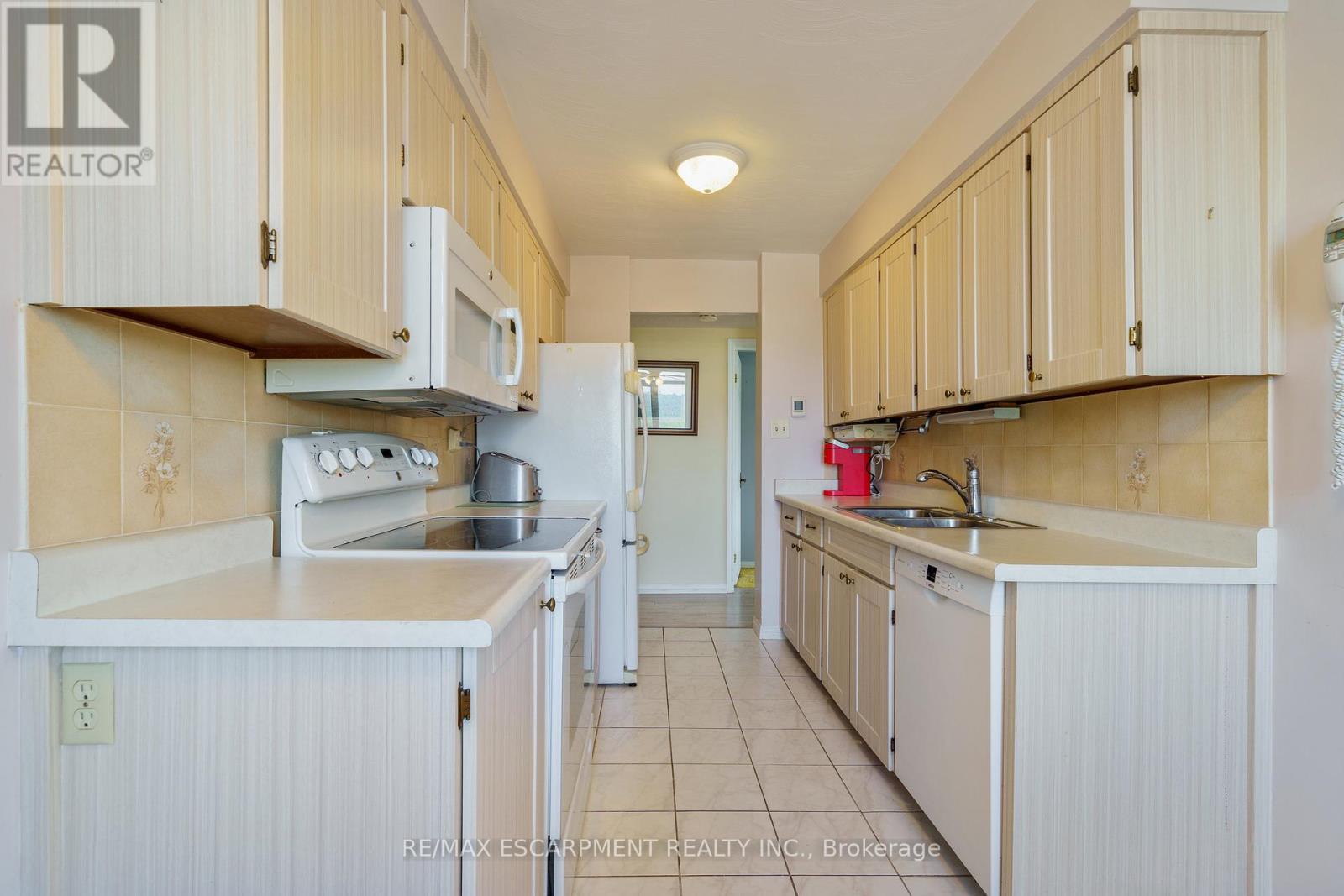 Photo 8 of 908 30 Harrisford Street, Hamilton ON