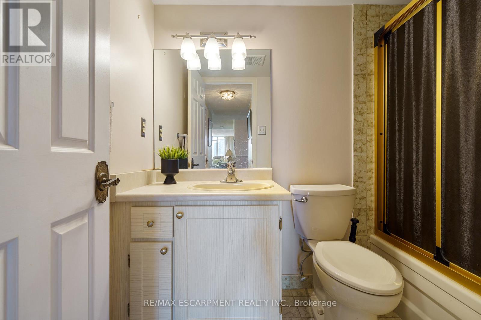 Photo 30 of 908 30 Harrisford Street, Hamilton ON