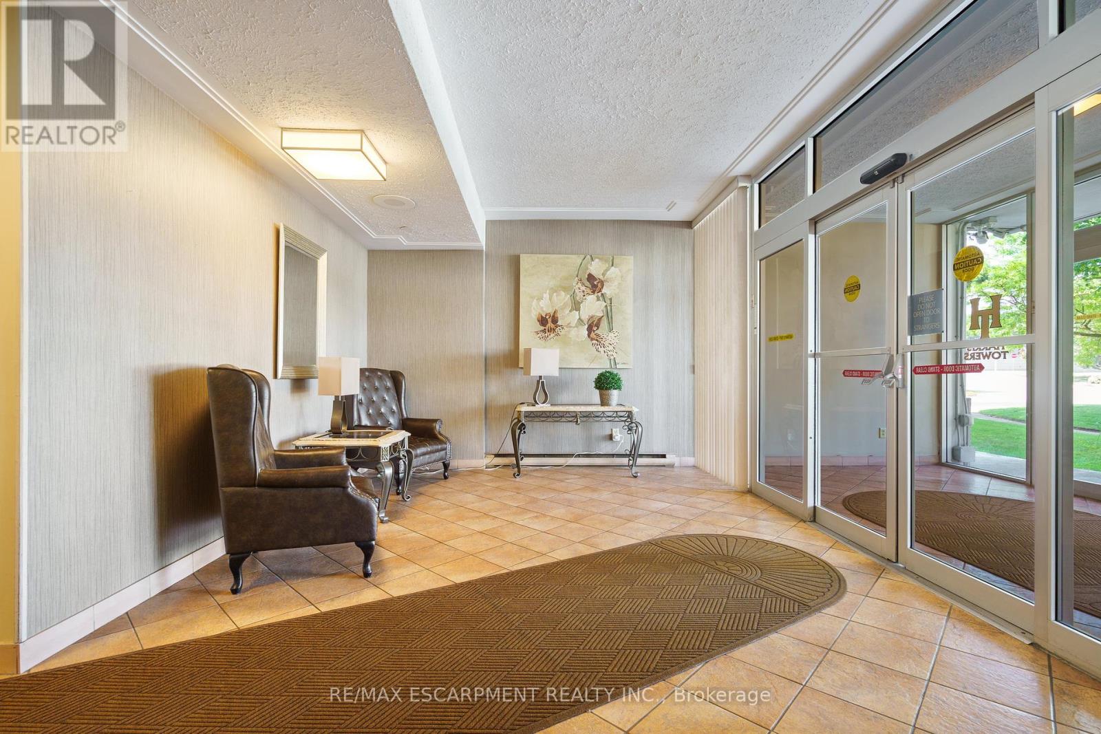 Photo 3 of 908 30 Harrisford Street, Hamilton ON