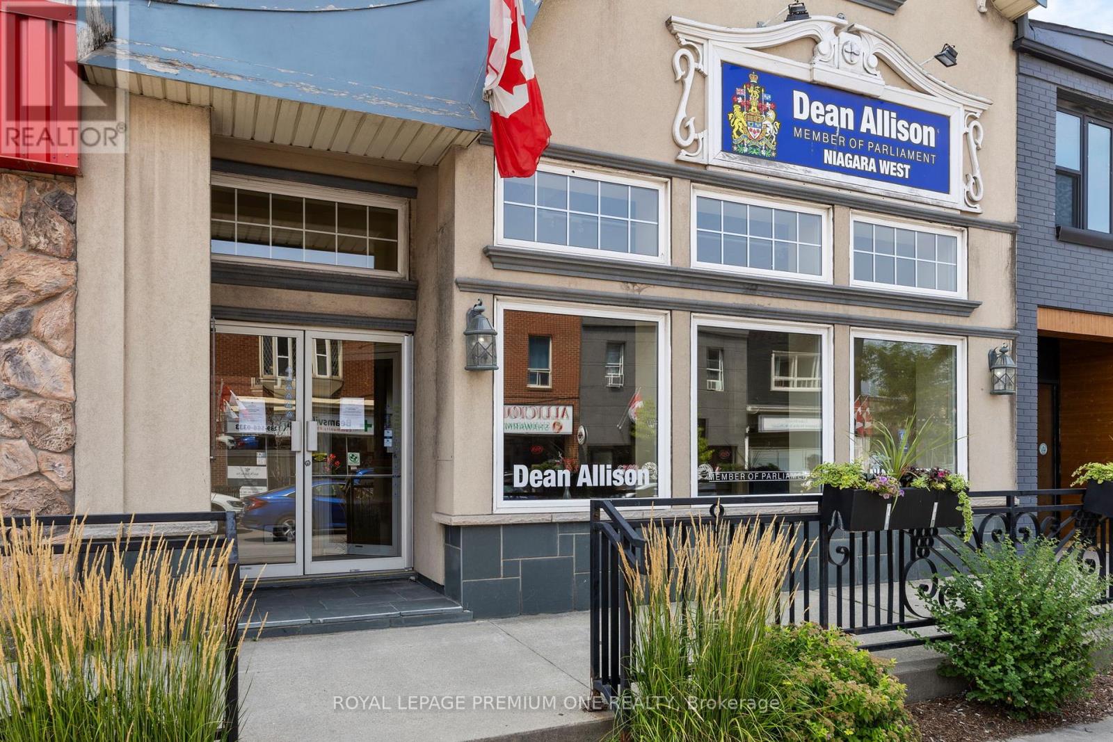 Photo 2 of 4994 King Street, Lincoln ON