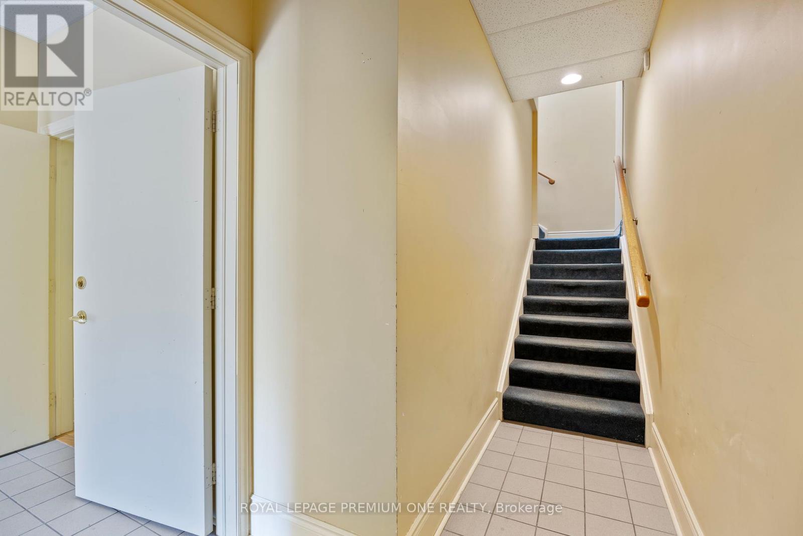 Photo 21 of 4994 King Street, Lincoln ON