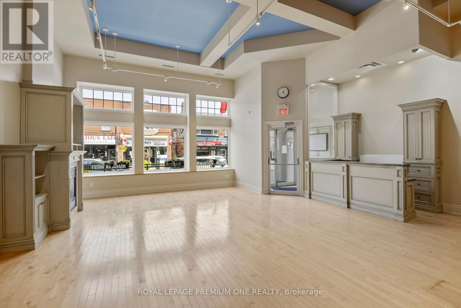 Photo 8 of 4994 King Street, Lincoln ON