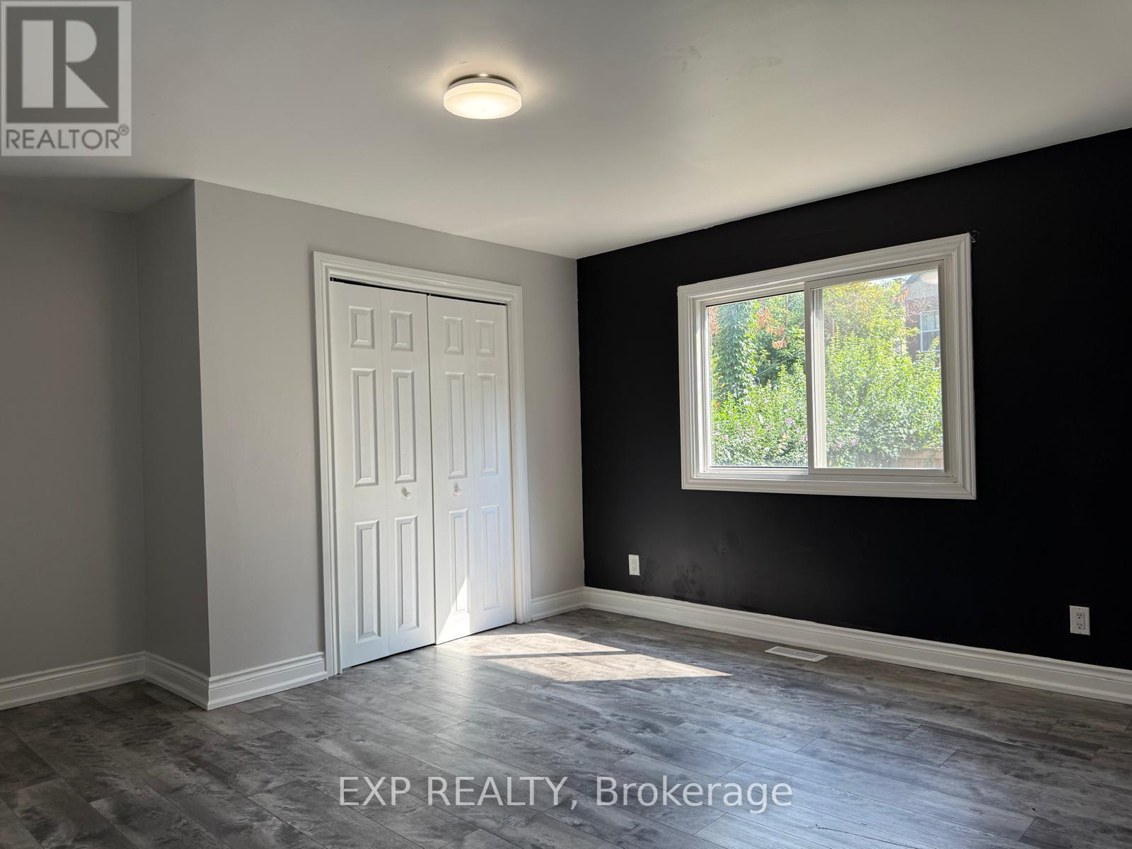 Photo 5 of Main 24 Avalon Place, Hamilton ON