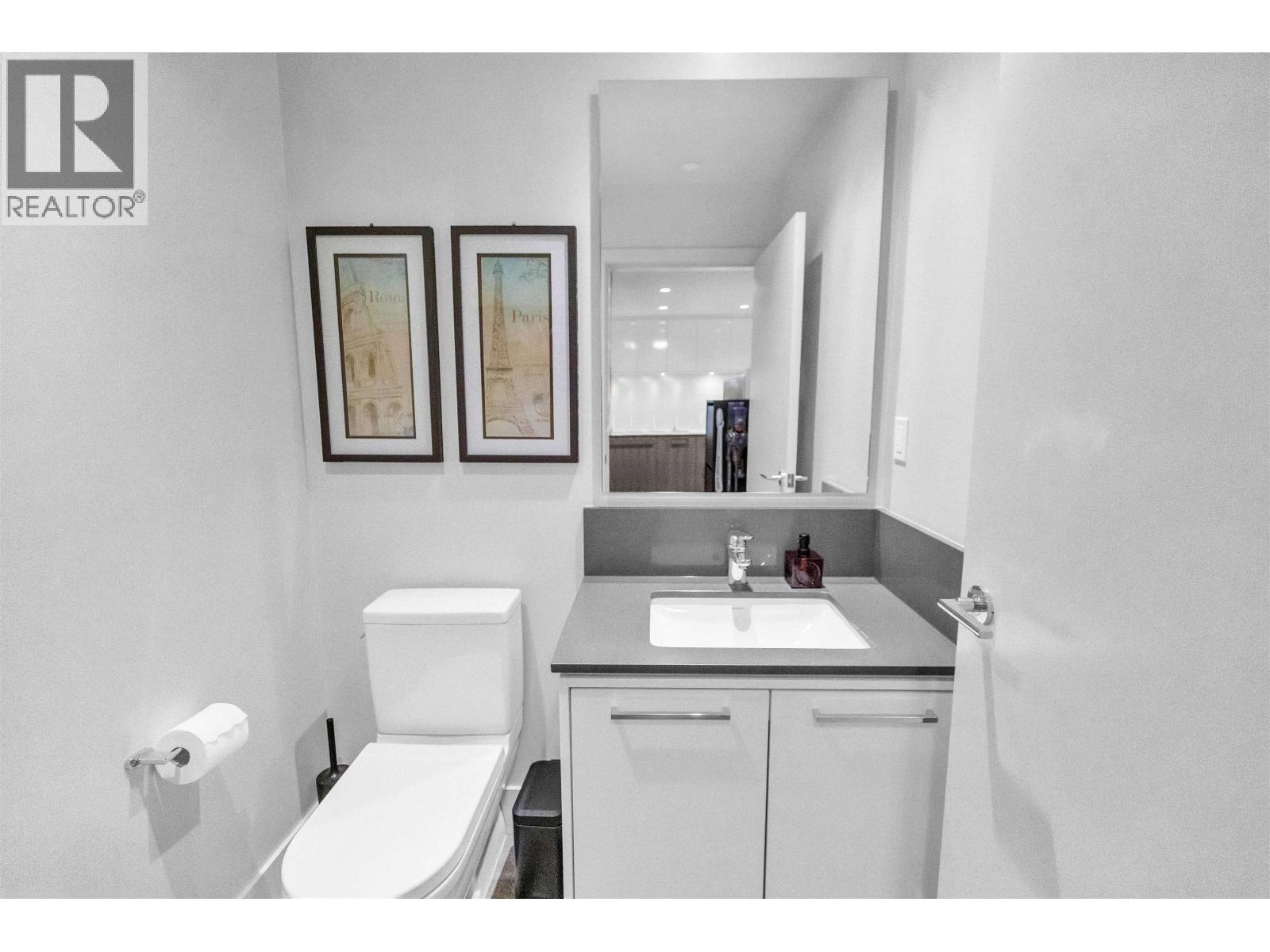 Photo 7 of 104 680 Seylynn Crescent, North Vancouver BC