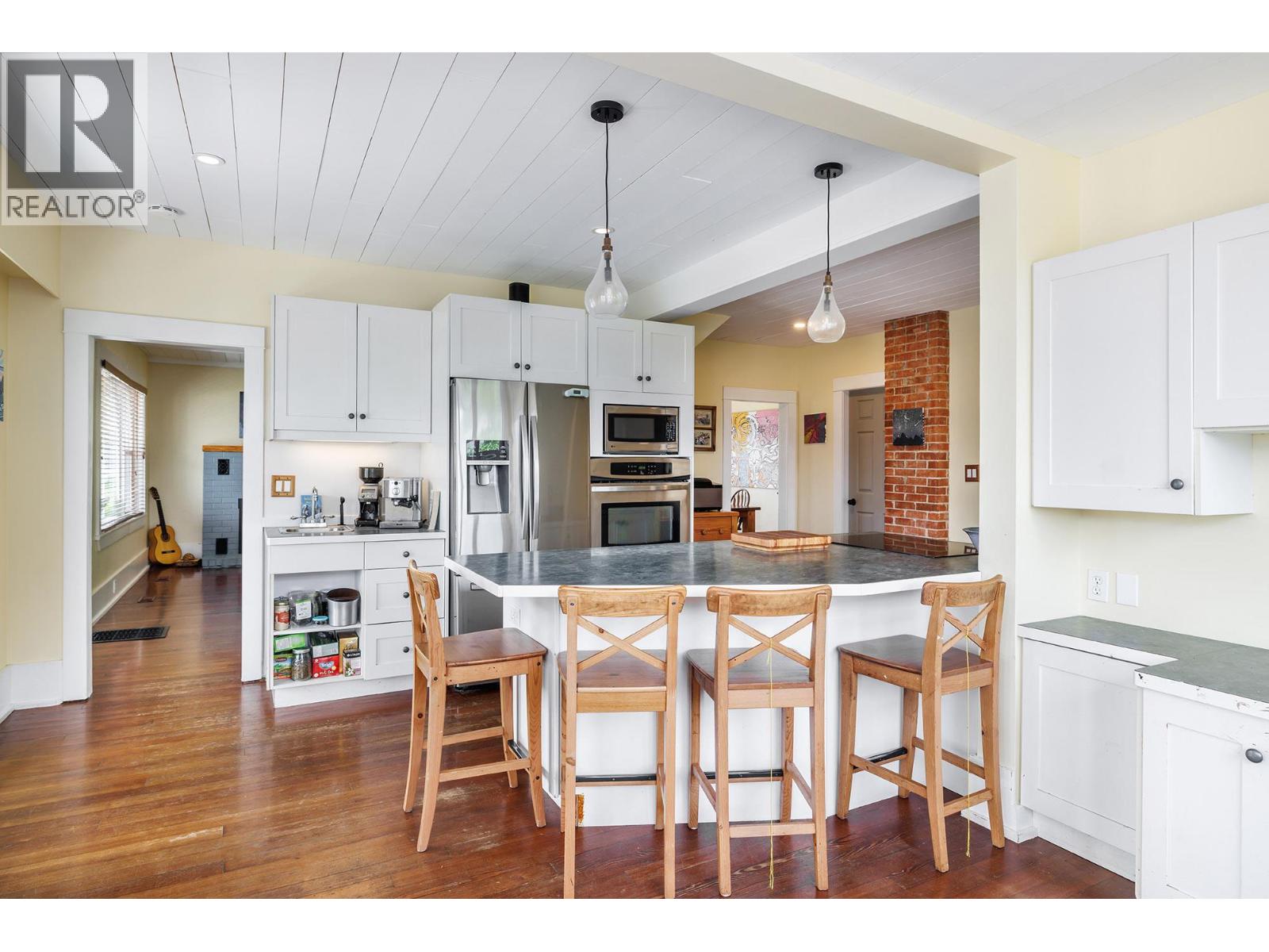  15818 Old Mission Road, Lake Country