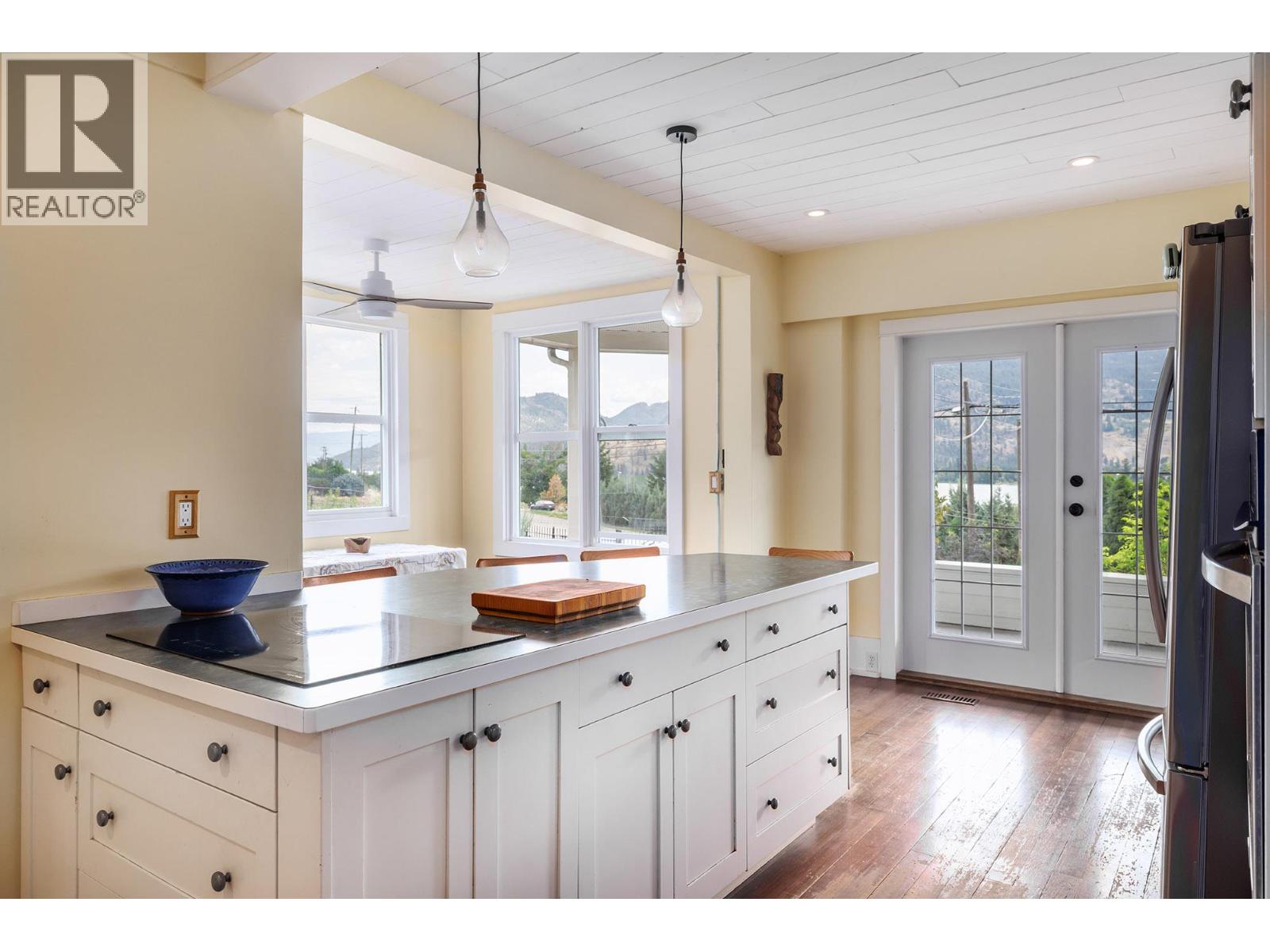  15818 Old Mission Road, Lake Country