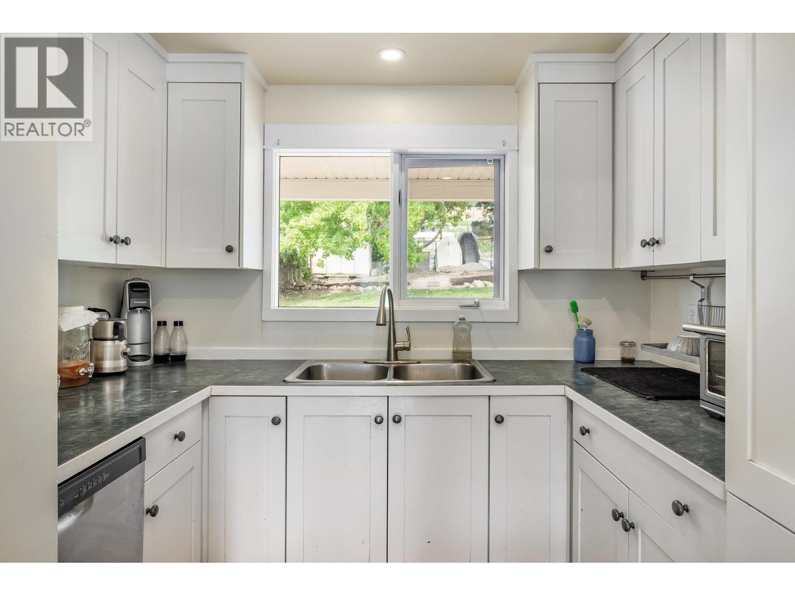  15818 Old Mission Road, Lake Country
