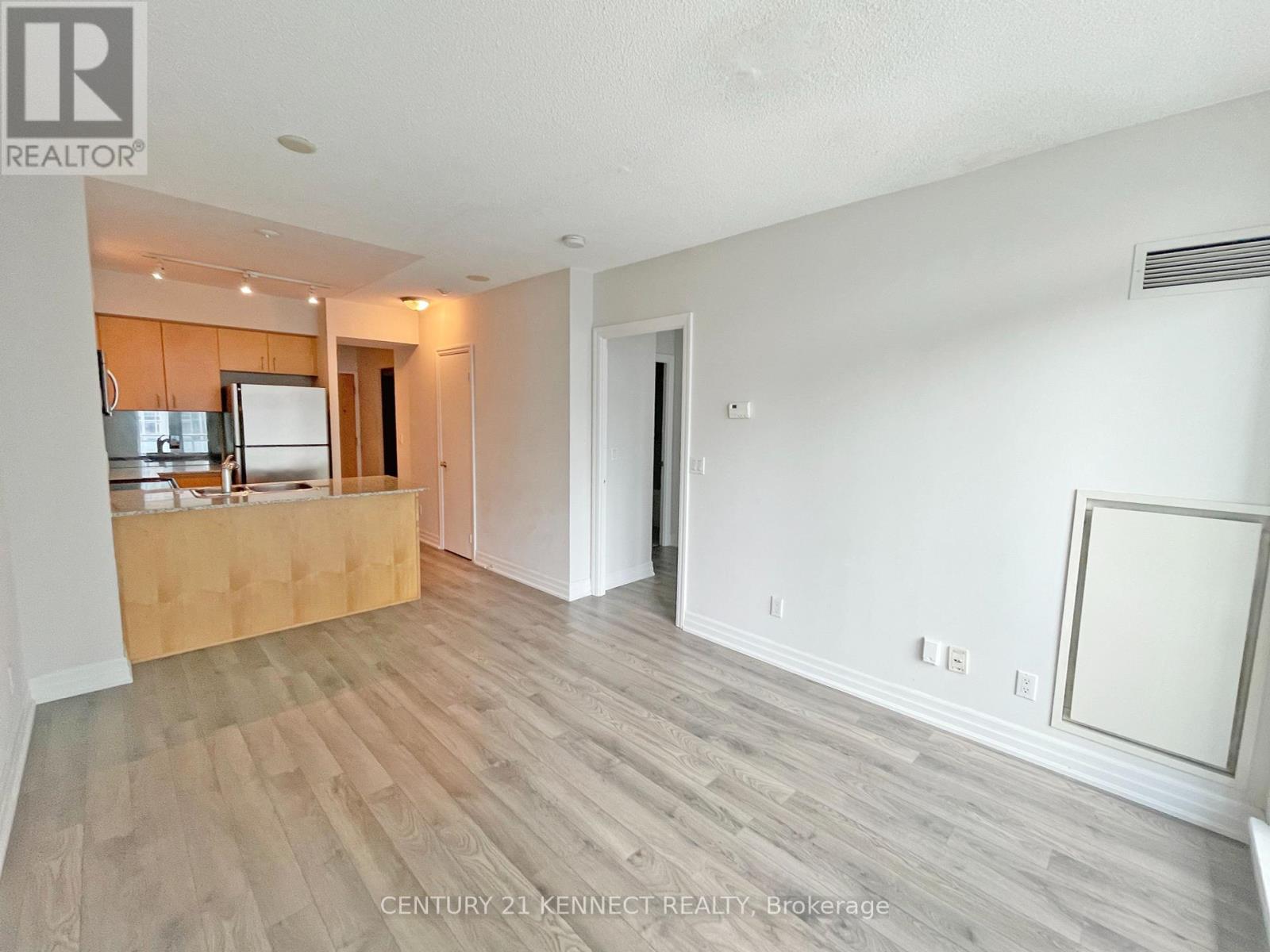 Photo 14 of 1305 8 Scollard Street, Toronto ON