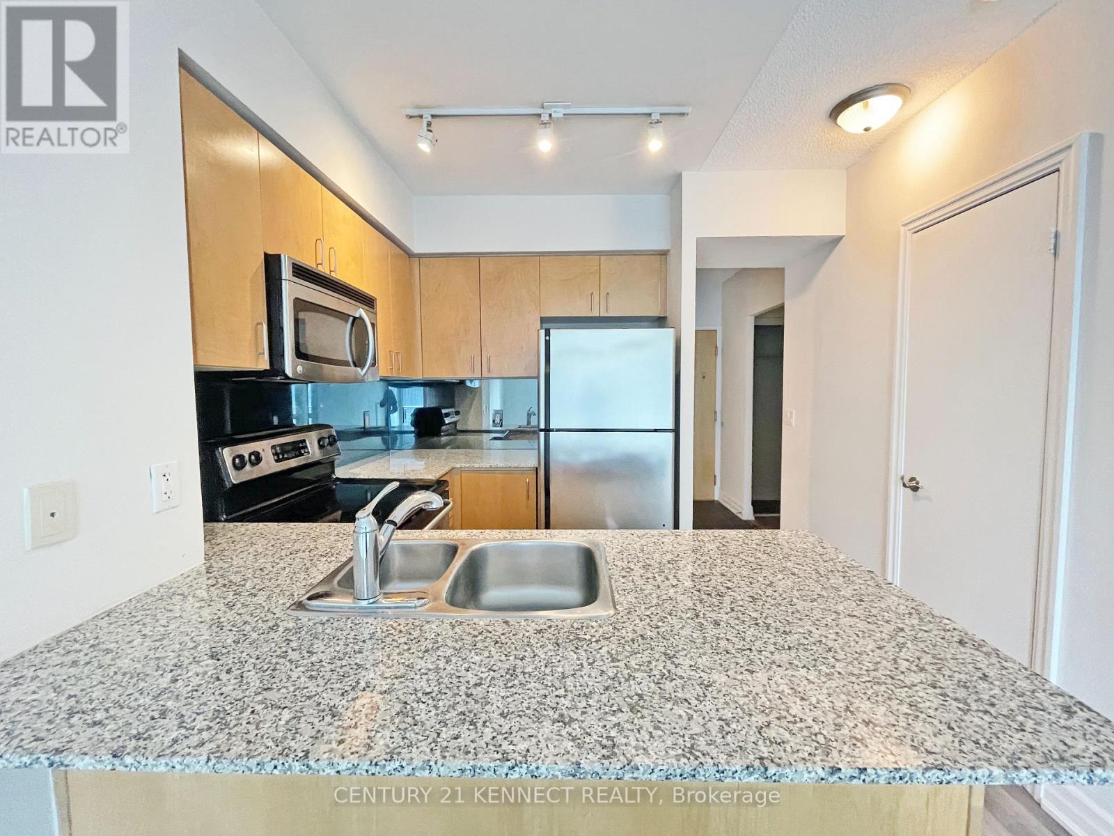 Photo 16 of 1305 8 Scollard Street, Toronto ON