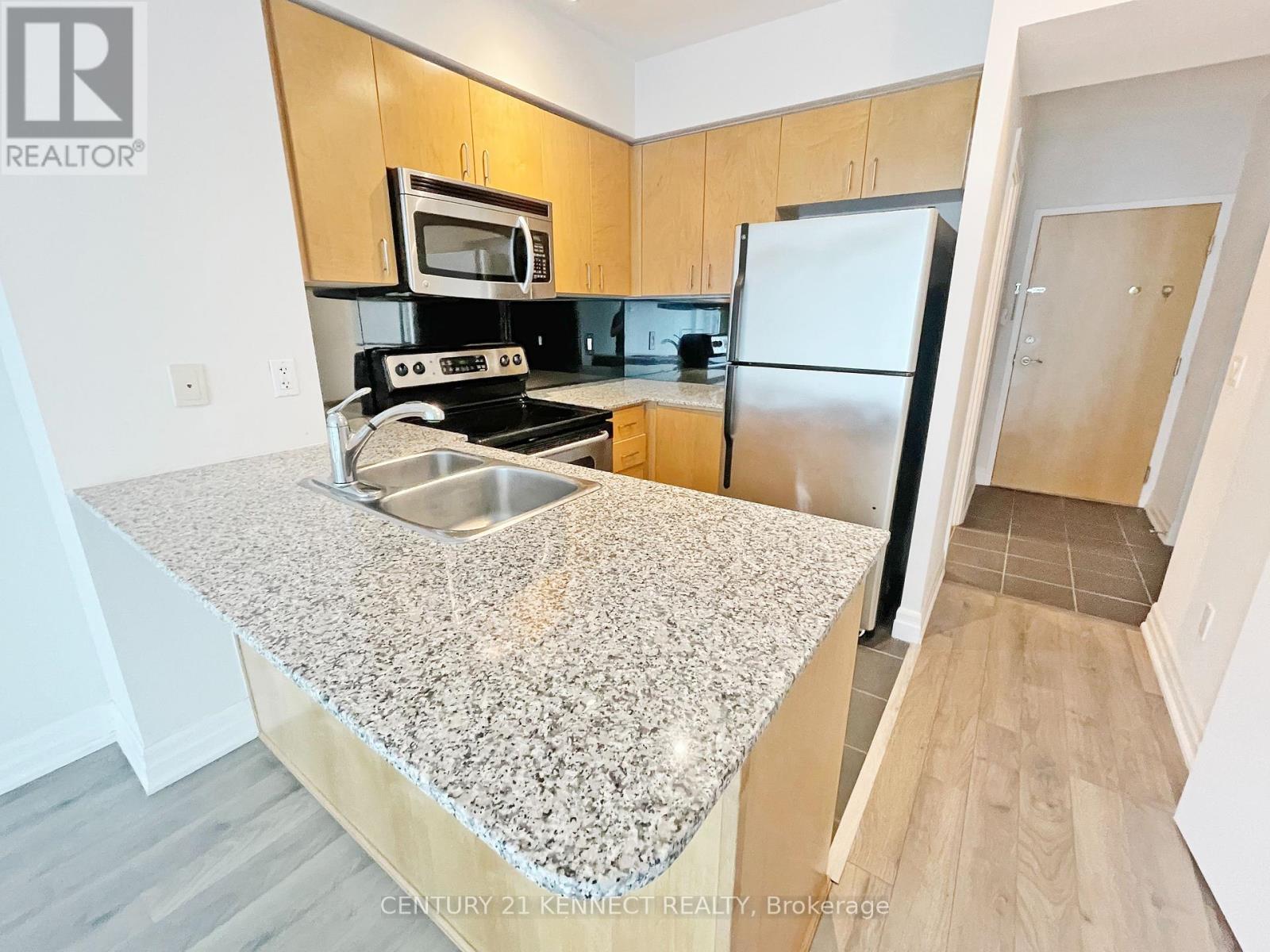 Photo 13 of 1305 8 Scollard Street, Toronto ON