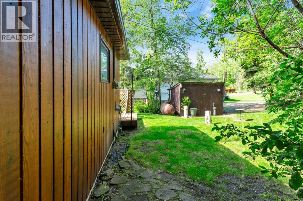 Photo 17 of 133 Birchcliff Road, Birchcliff AB