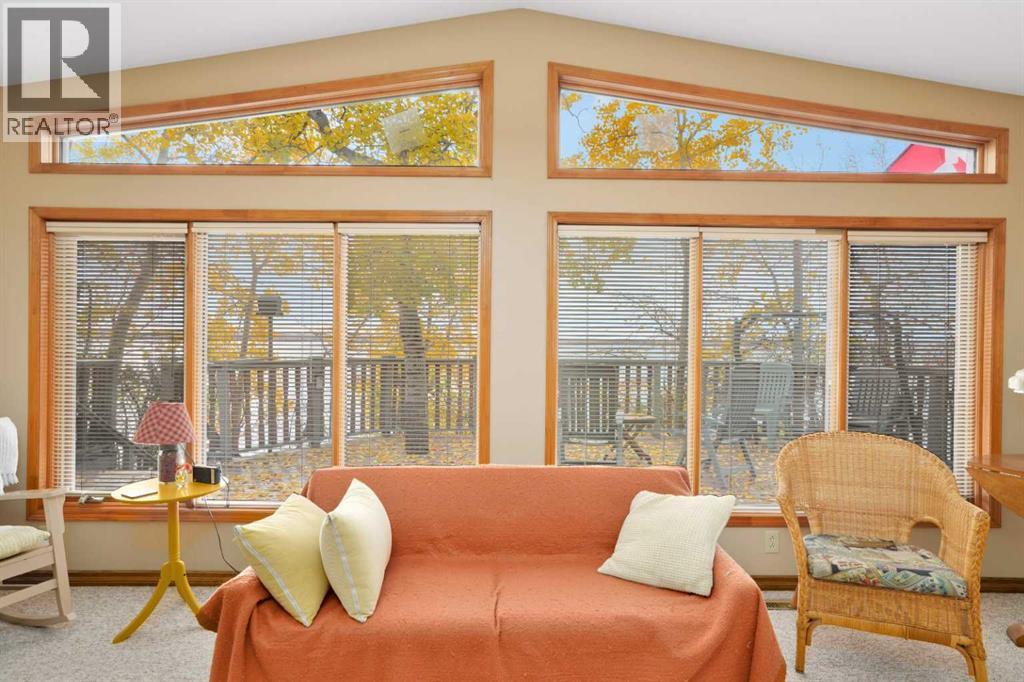Photo 13 of 133 Birchcliff Road, Birchcliff AB