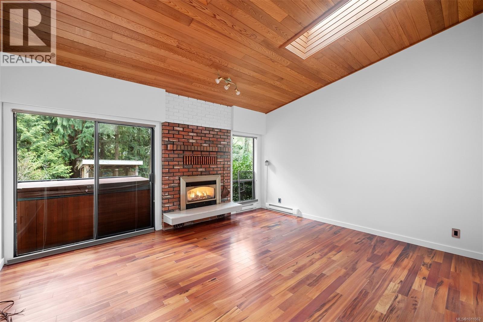 Photo 20 of 1075 Quailwood Pl, Saanich BC