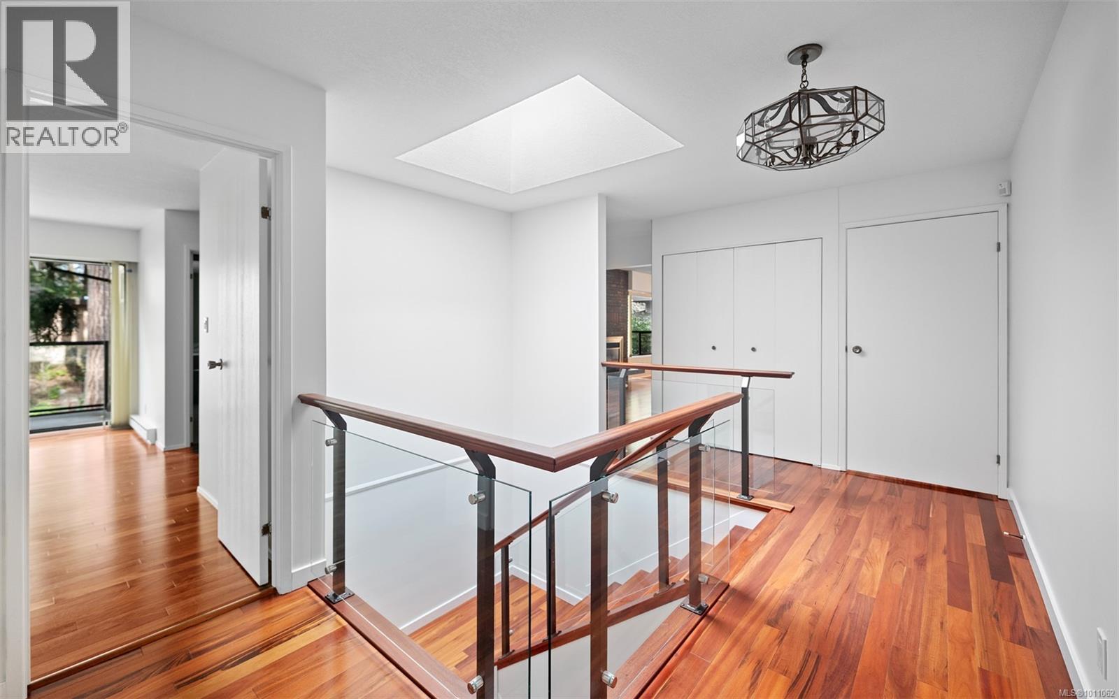 Photo 13 of 1075 Quailwood Pl, Saanich BC