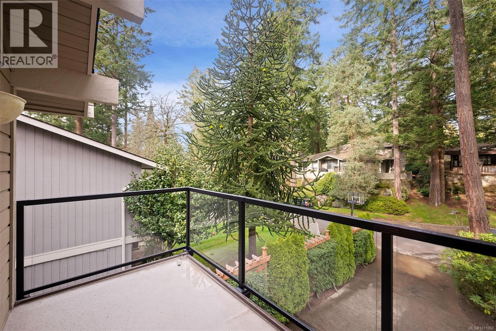 Photo 21 of 1075 Quailwood Pl, Saanich BC