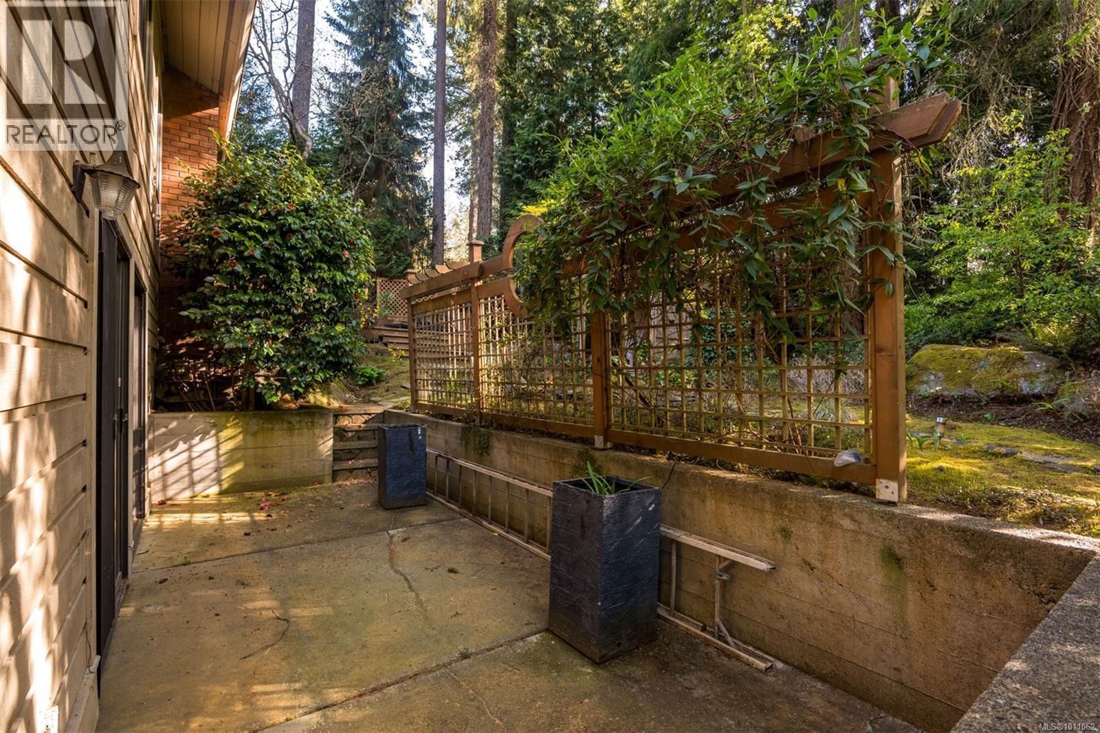 Photo 22 of 1075 Quailwood Pl, Saanich BC