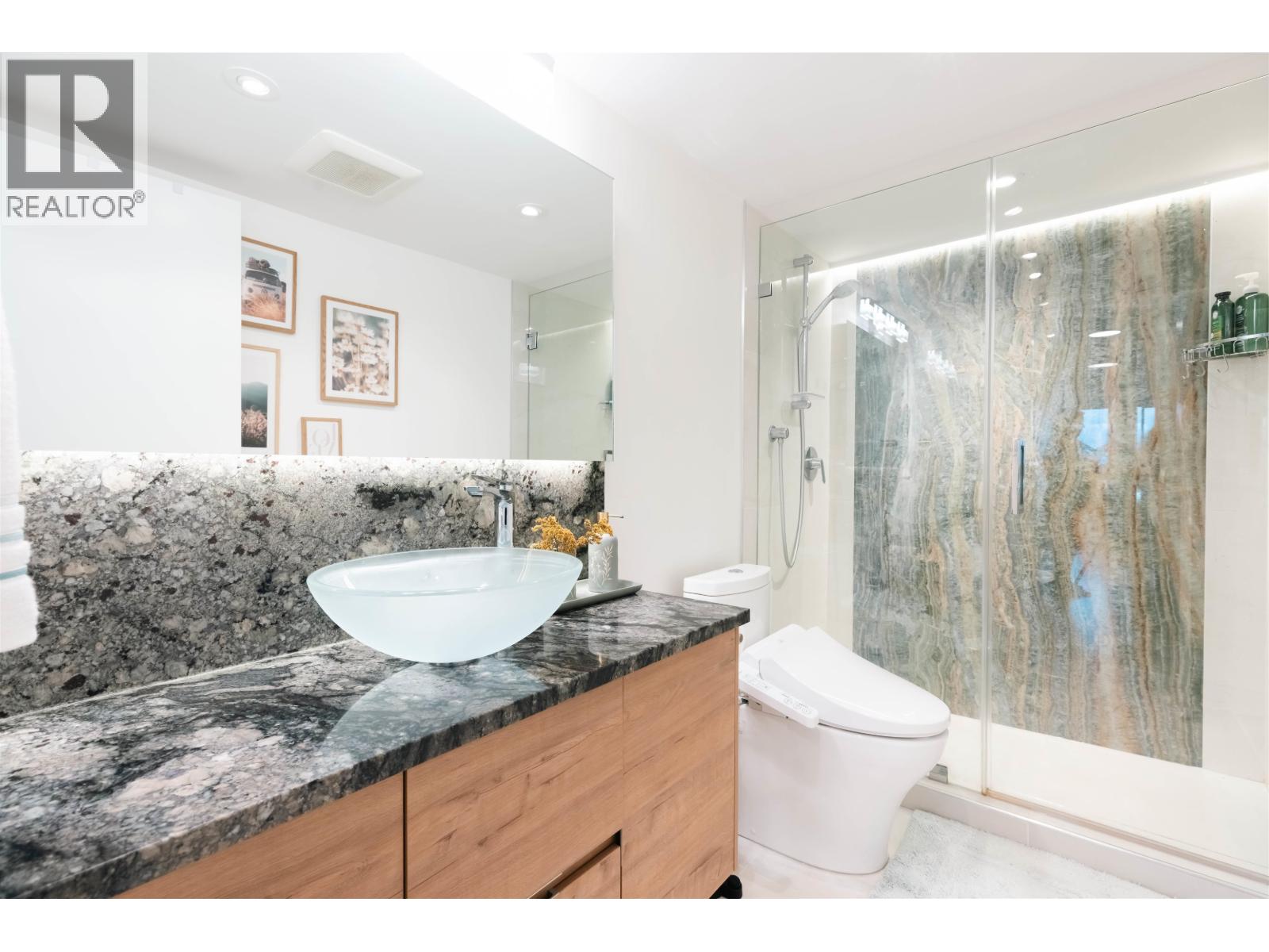Photo 10 of 705 444 Lonsdale Avenue, North Vancouver BC