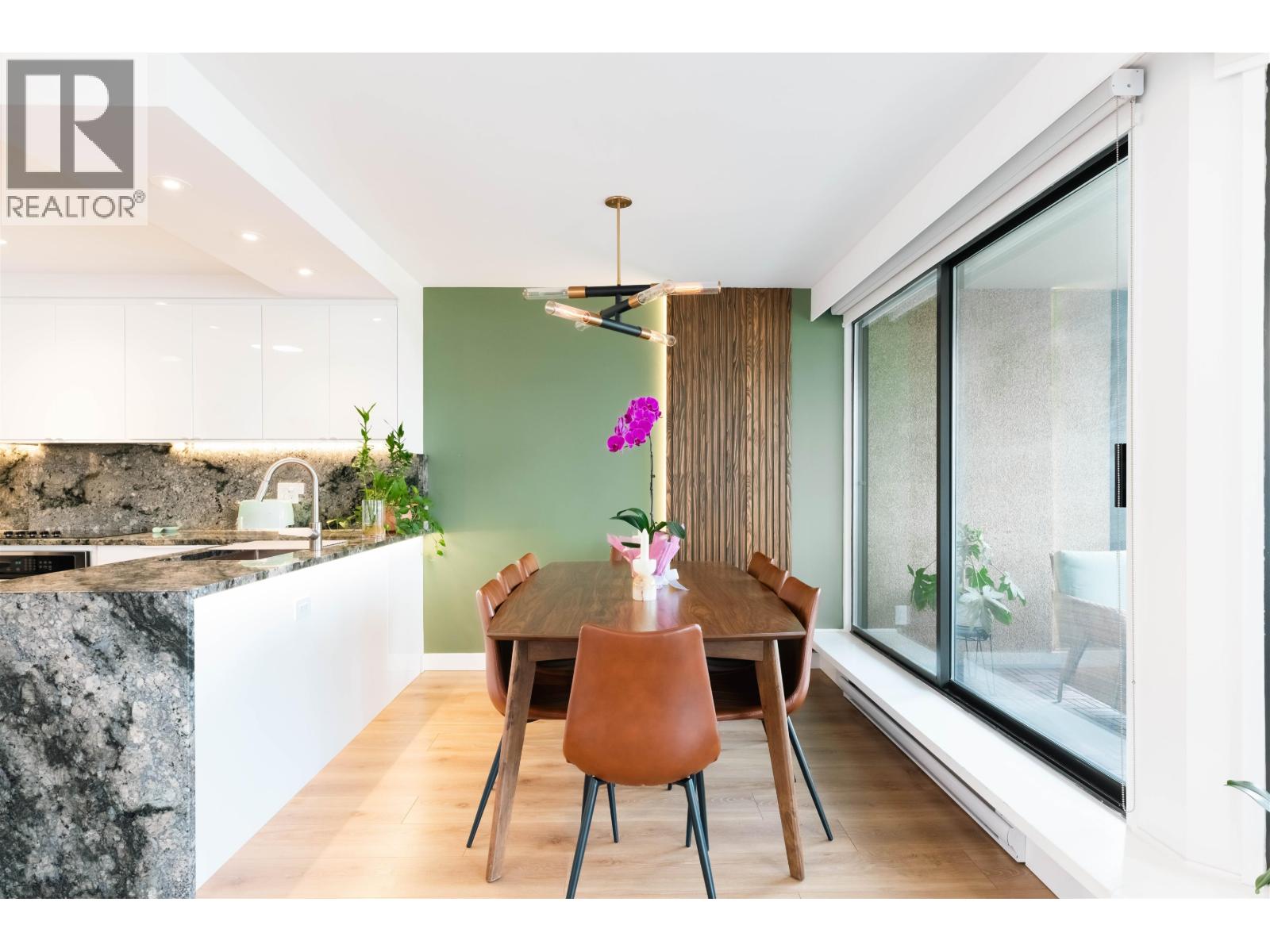 Photo 3 of 705 444 Lonsdale Avenue, North Vancouver BC